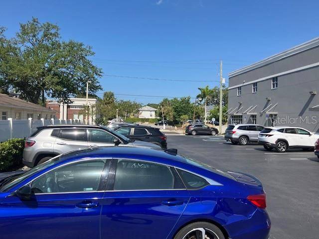 Tampa, FL 33609,310 S MACDILL AVE