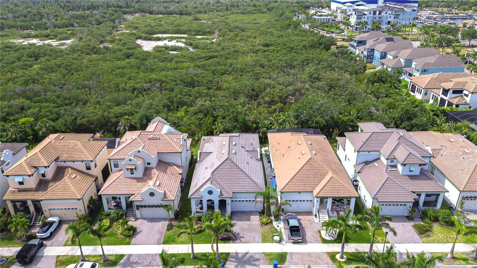 Ruskin, FL 33570,1015 SEAGRAPE DR