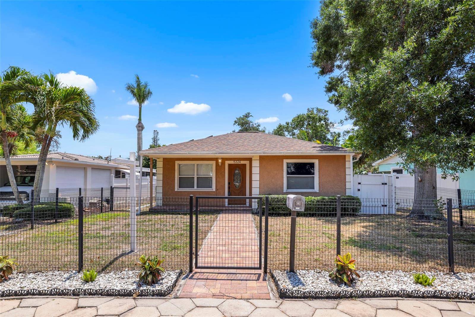 St Petersburg, FL 33710,5324 3RD AVE N