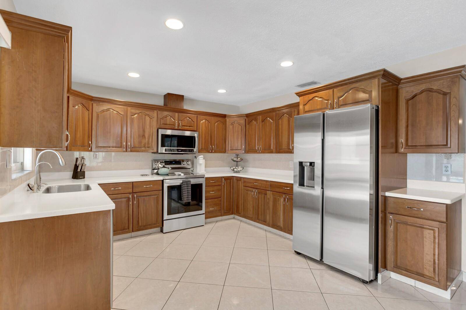 Tarpon Springs, FL 34689,1403 GARDEN AVE