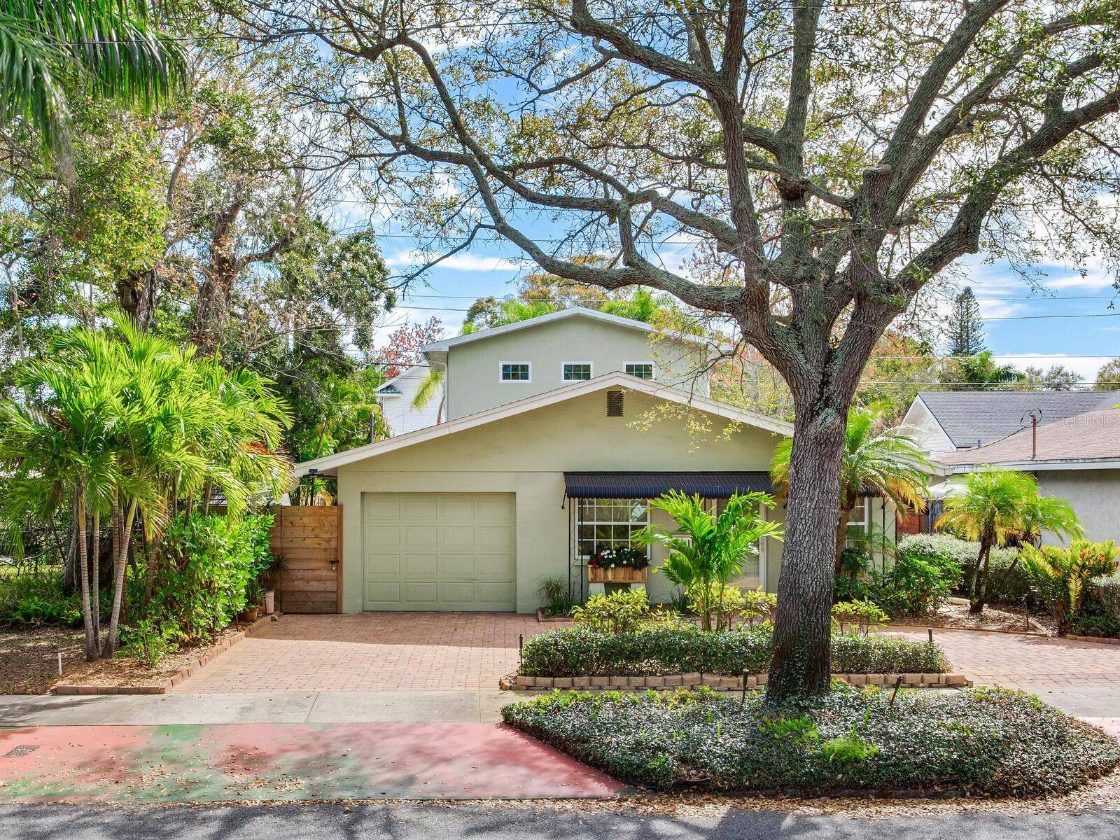 St Petersburg, FL 33704,246 22ND AVE NE