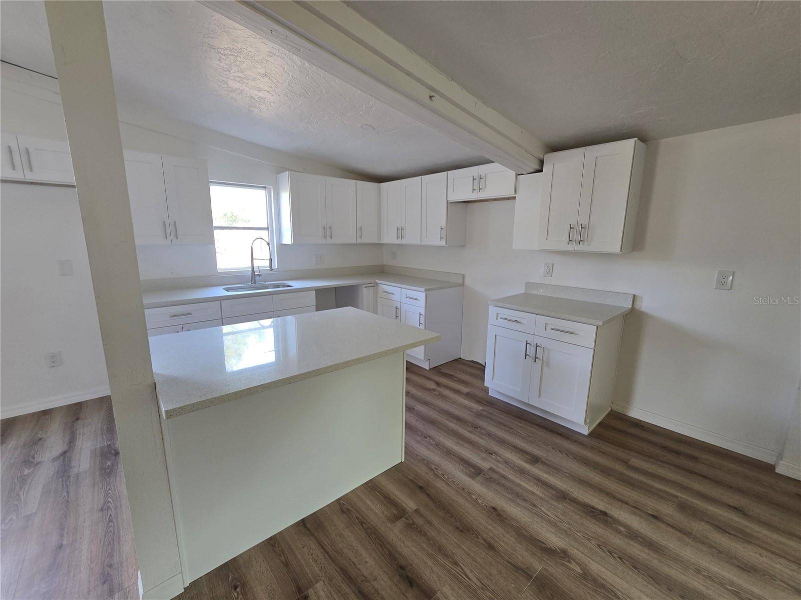 Weeki Wachee, FL 34613,9541 ROUND LAKE DR