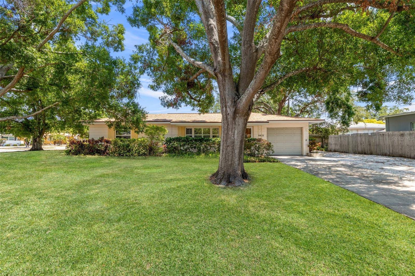 St Petersburg, FL 33703,4465 1ST WAY NE