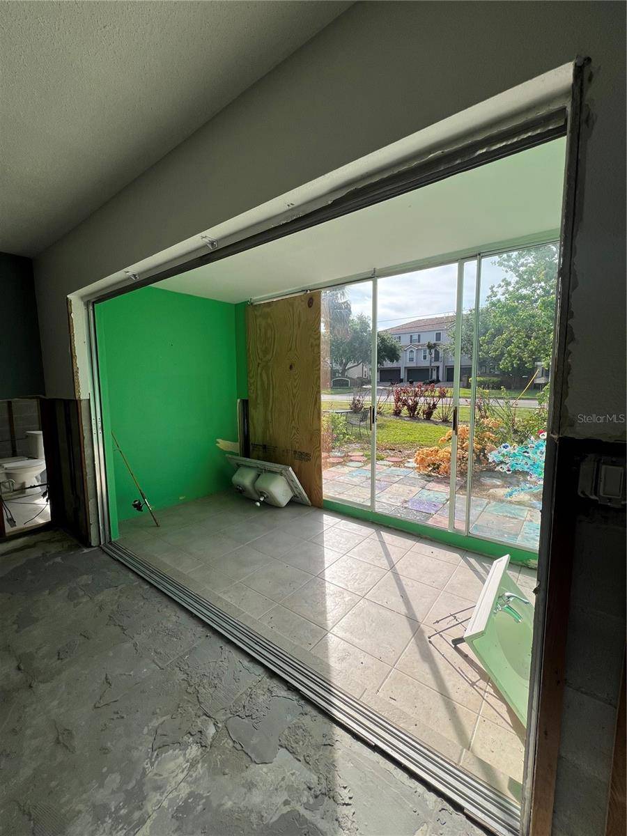 St Petersburg, FL 33703,4580 OVERLOOK DR NE #189