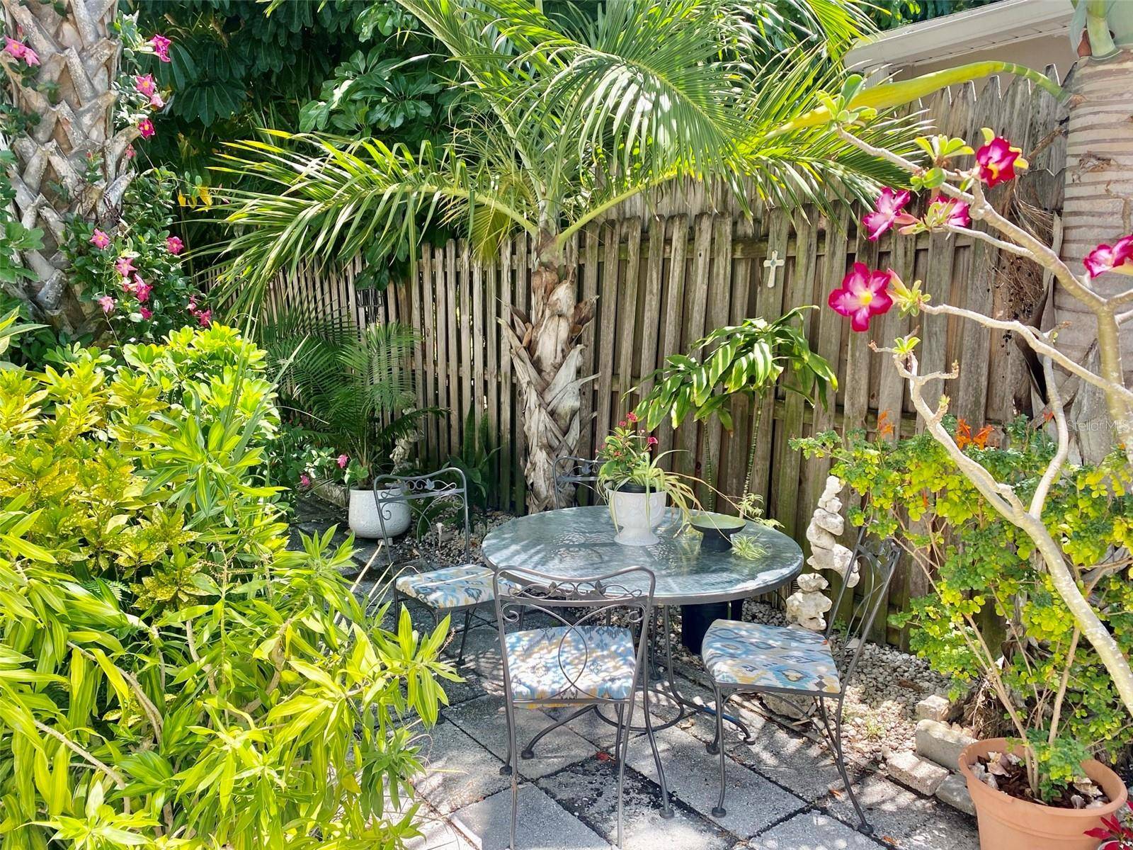St Pete Beach, FL 33706,506 71ST AVE #4