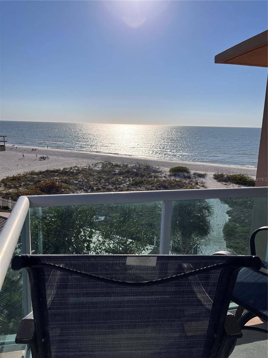 Clearwater Beach, FL 33767,880 MANDALAY AVE #S302
