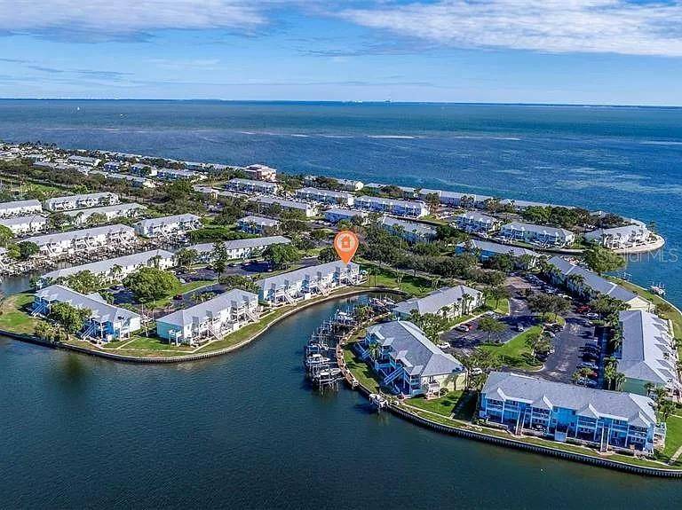 St Petersburg, FL 33705,5191 SALMON DR SE #C