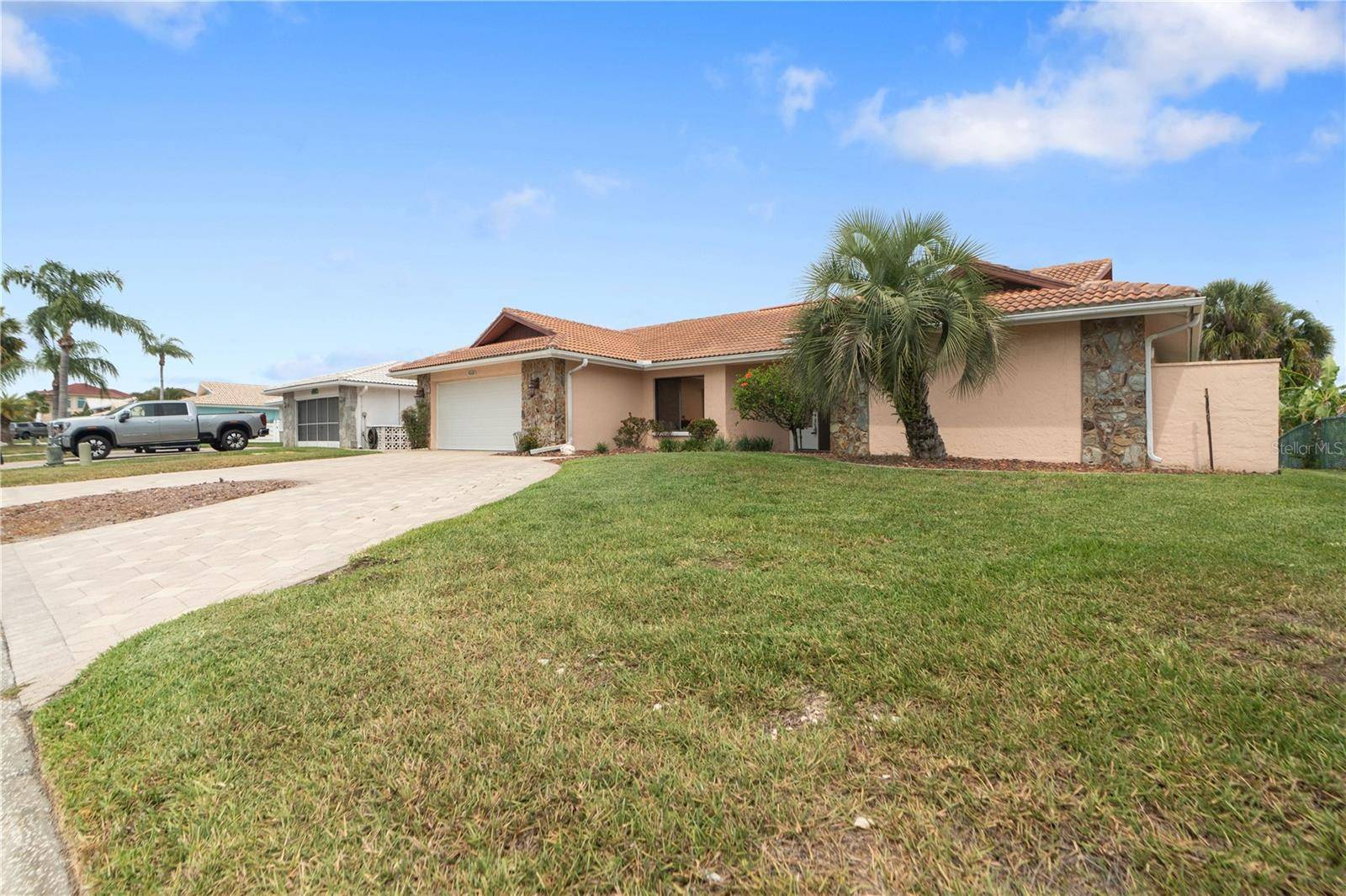 New Port Richey, FL 34652,5008 SOUTHSHORE DR