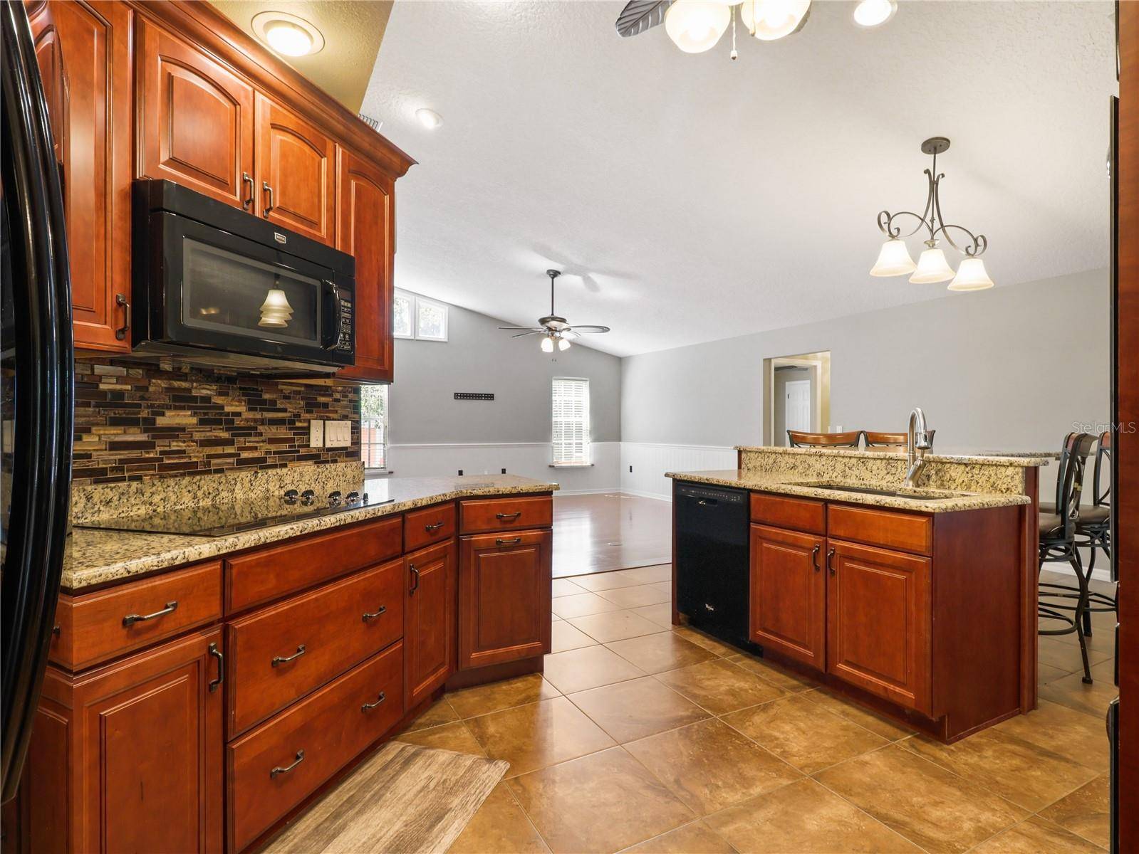 Lake Wales, FL 33898,994 COUNTRY LAKE CIR