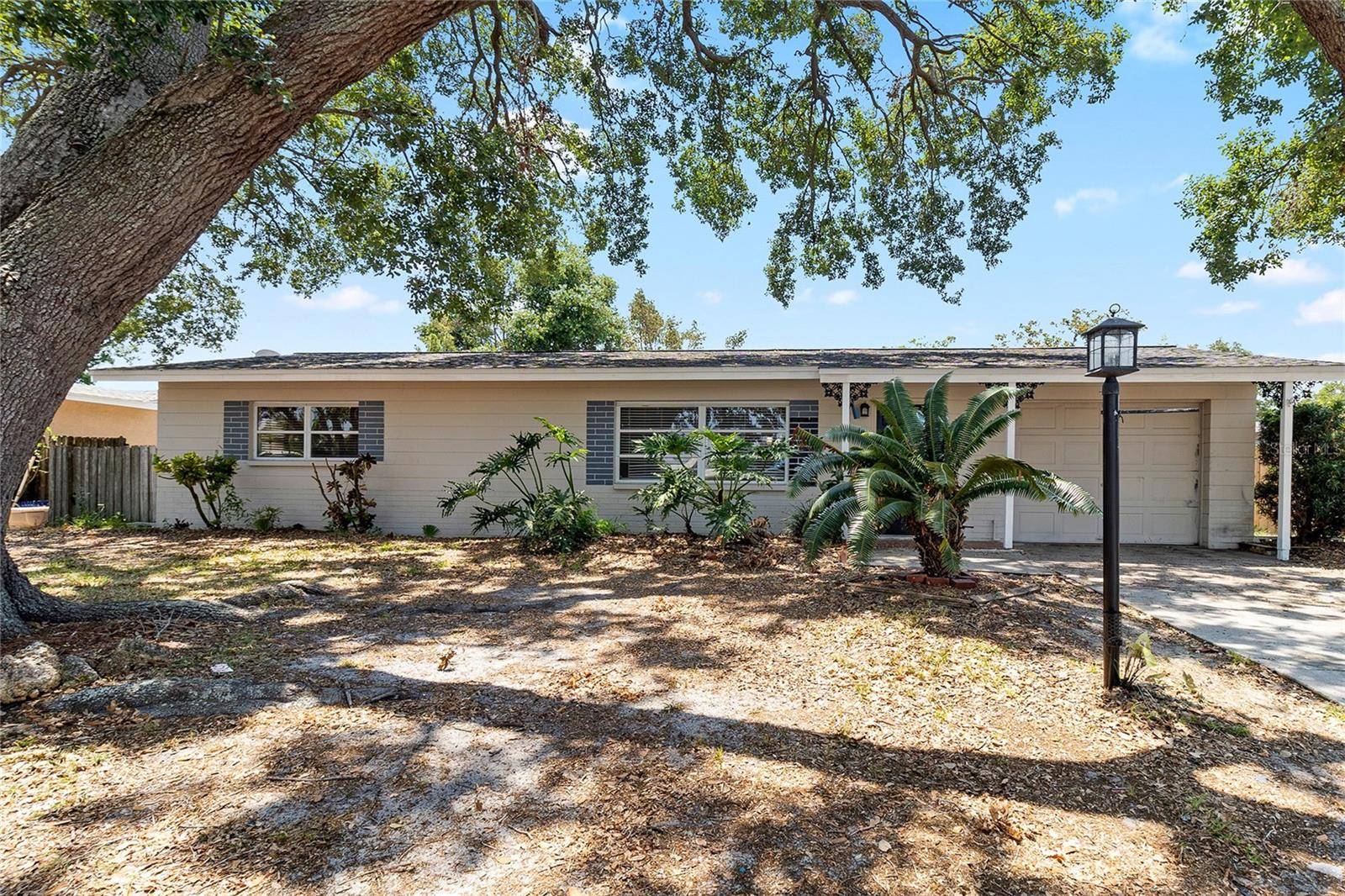 Seminole, FL 33772,8696 118TH ST