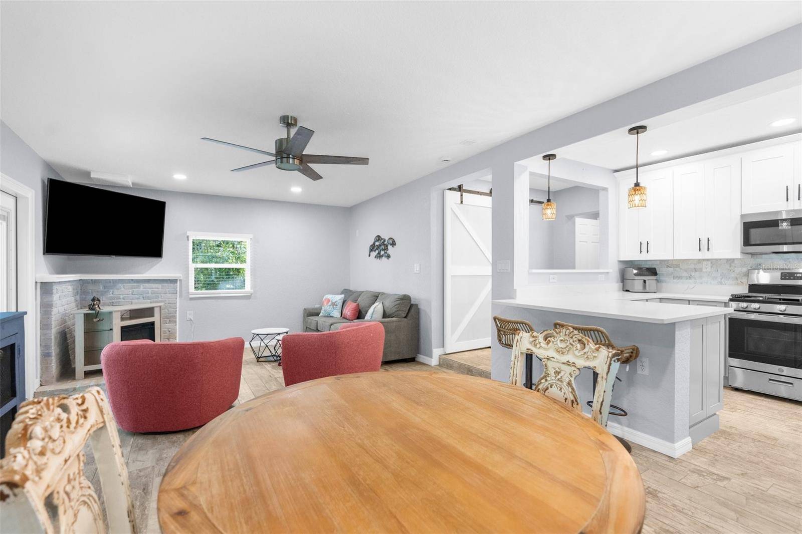 Weeki Wachee, FL 34607,5421 GAY ST