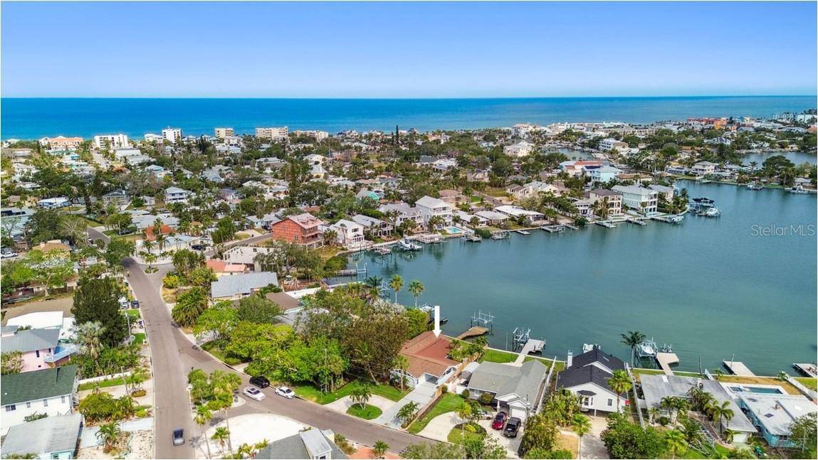 Indian Rocks Beach, FL 33785,425 12TH AVE