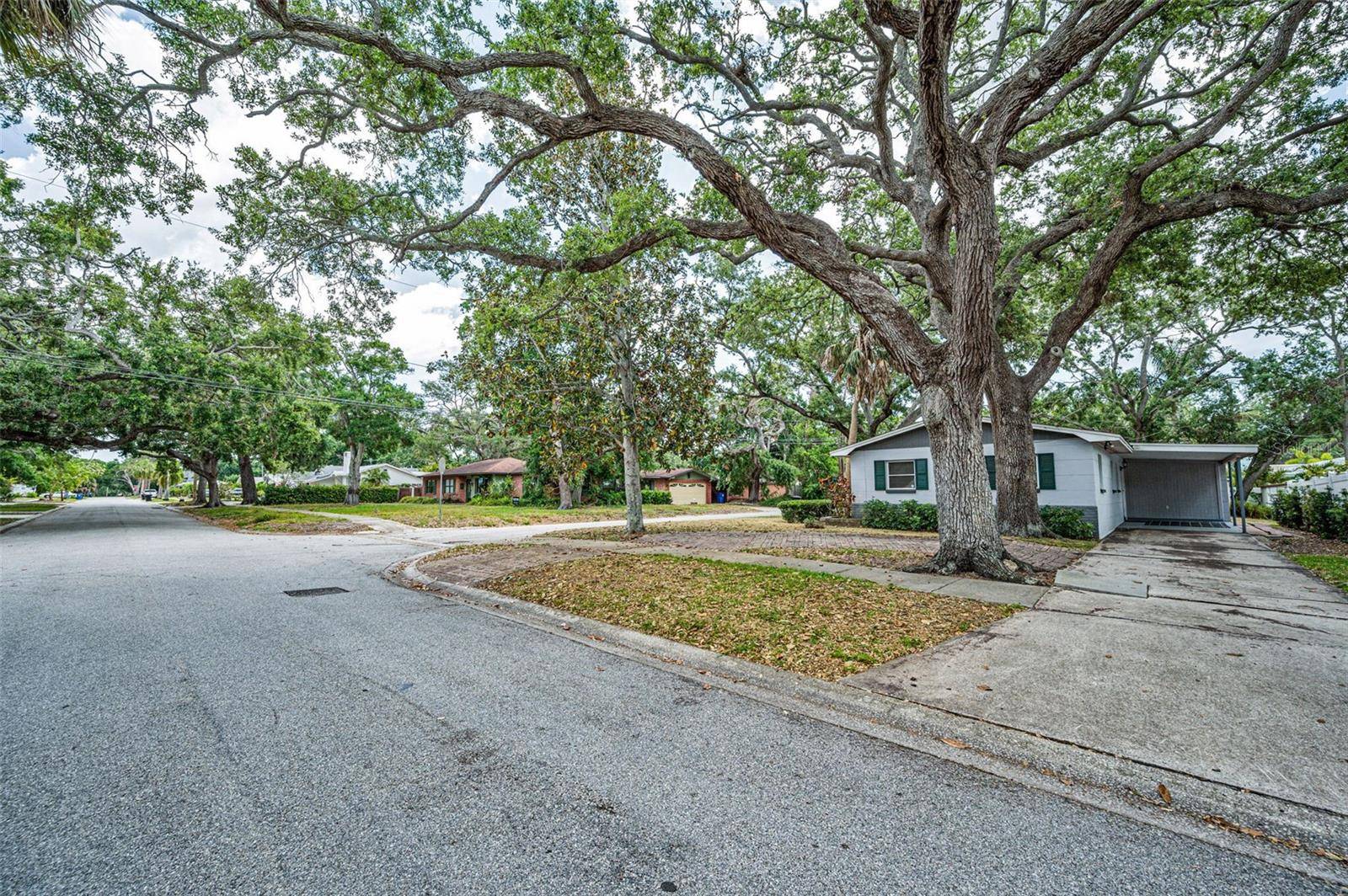 St Petersburg, FL 33710,2880 81ST ST N