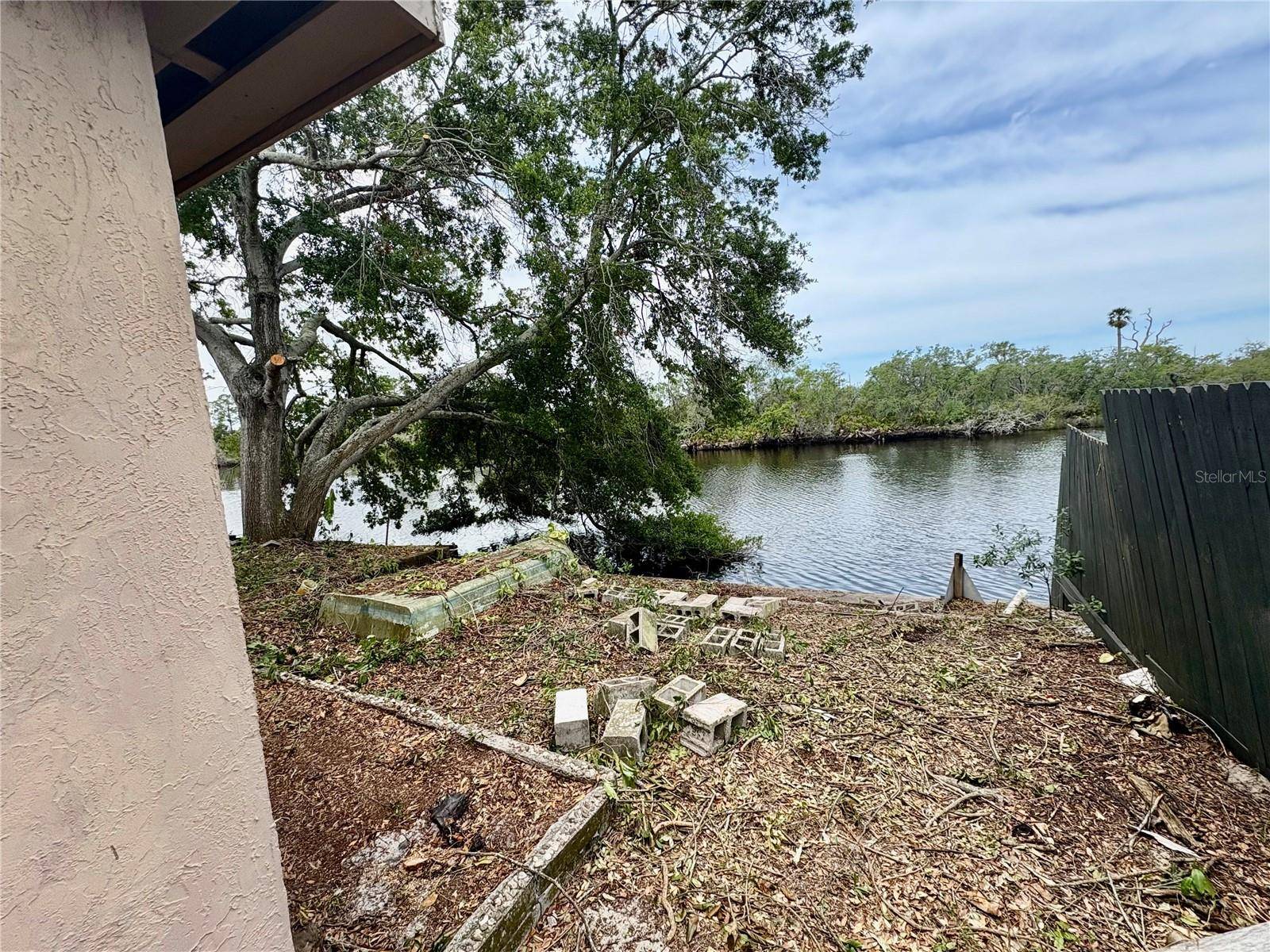 Holiday, FL 34690,1055 RUSHMORE DR