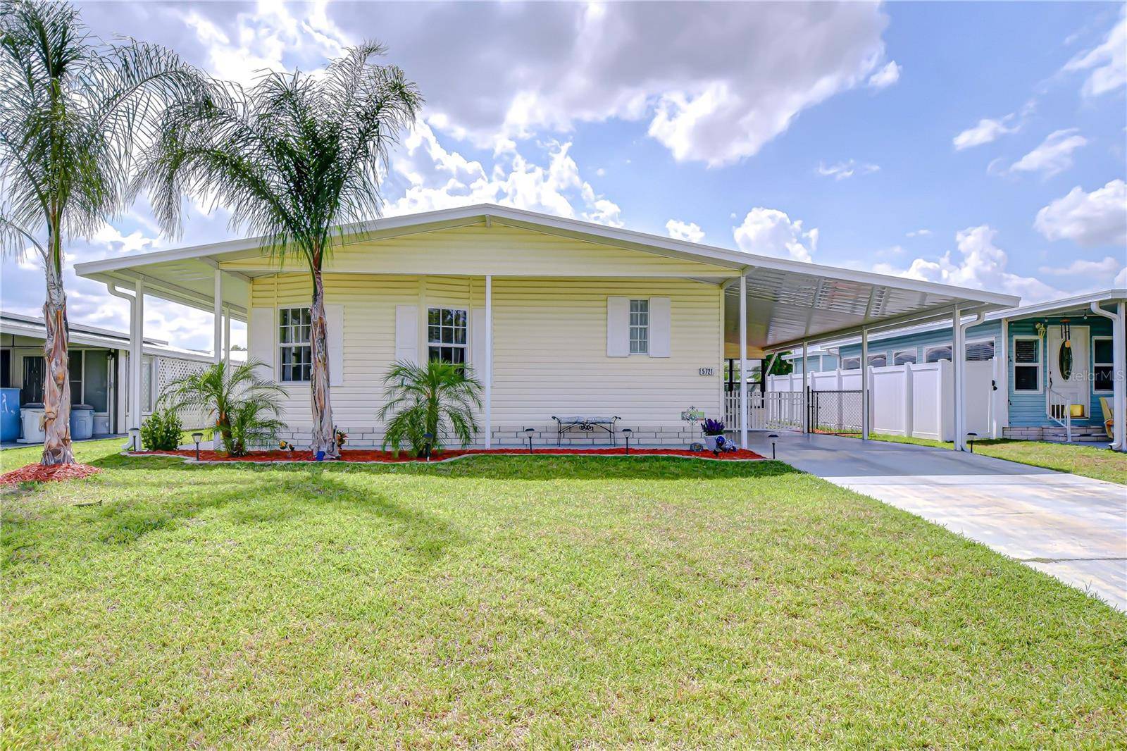 Zephyrhills, FL 33542,5721 APACHE ST