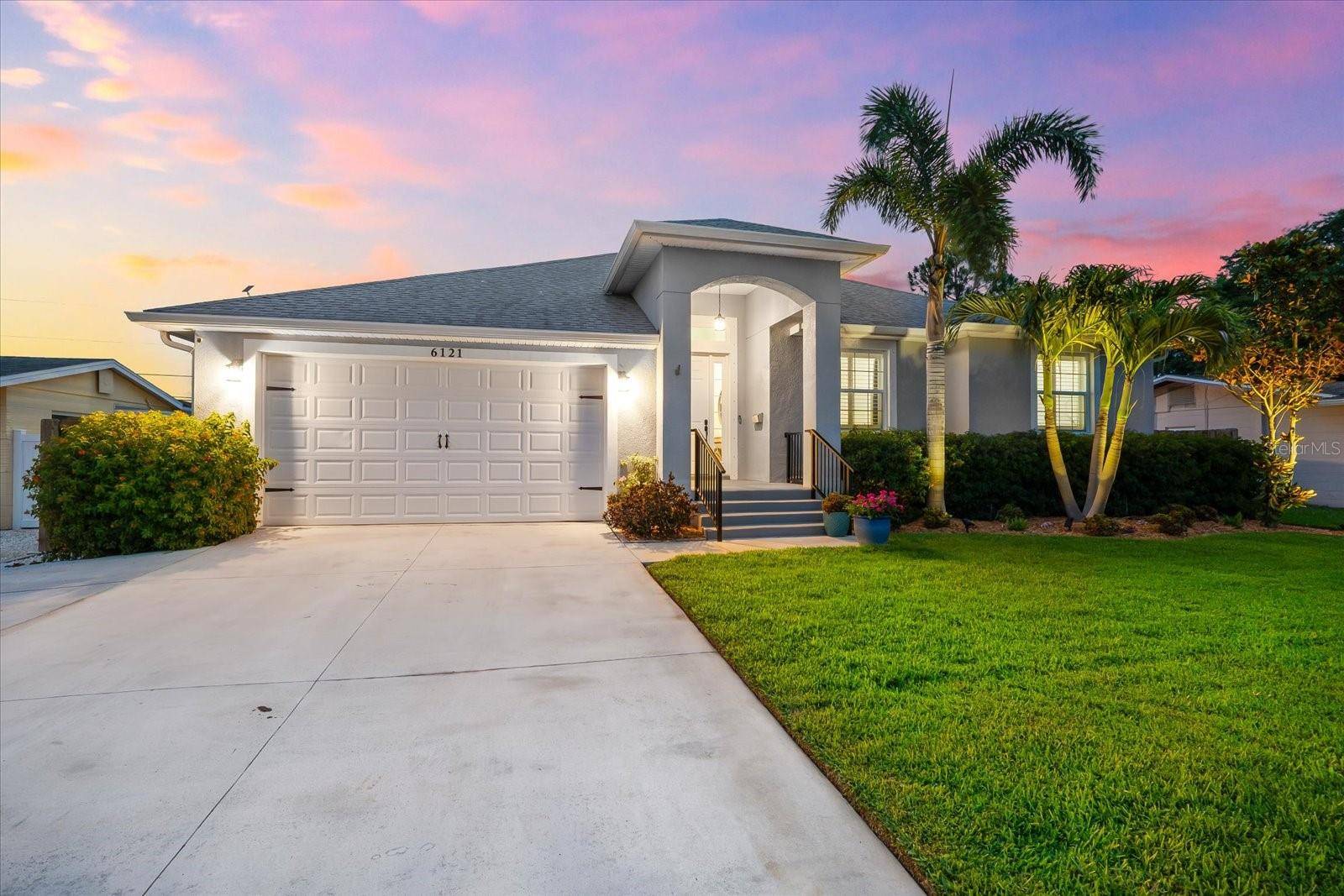 St Petersburg, FL 33710,6121 33RD AVE N