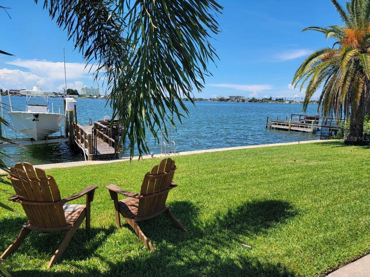 St Petersburg, FL 33707,7092 S SHORE DR S