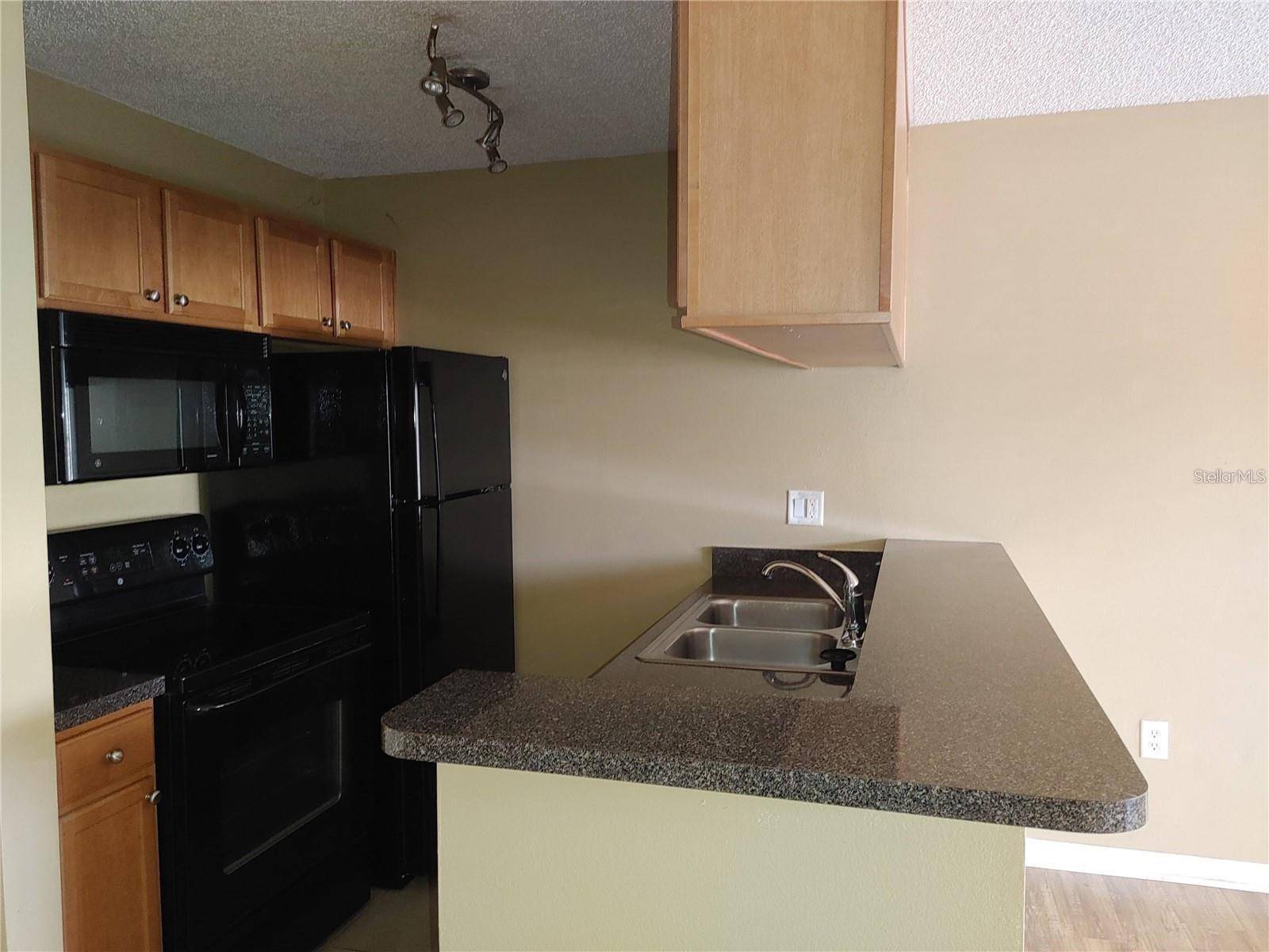 Brandon, FL 33511,215 LAKE BROOK CIR #204