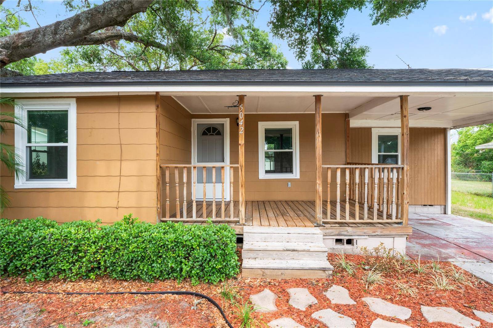 Zephyrhills, FL 33542,5042 8TH ST