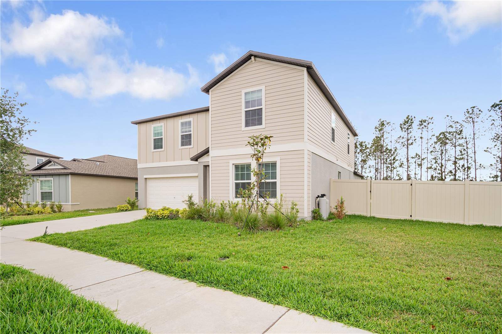 Zephyrhills, FL 33545,2207 LANIER RD