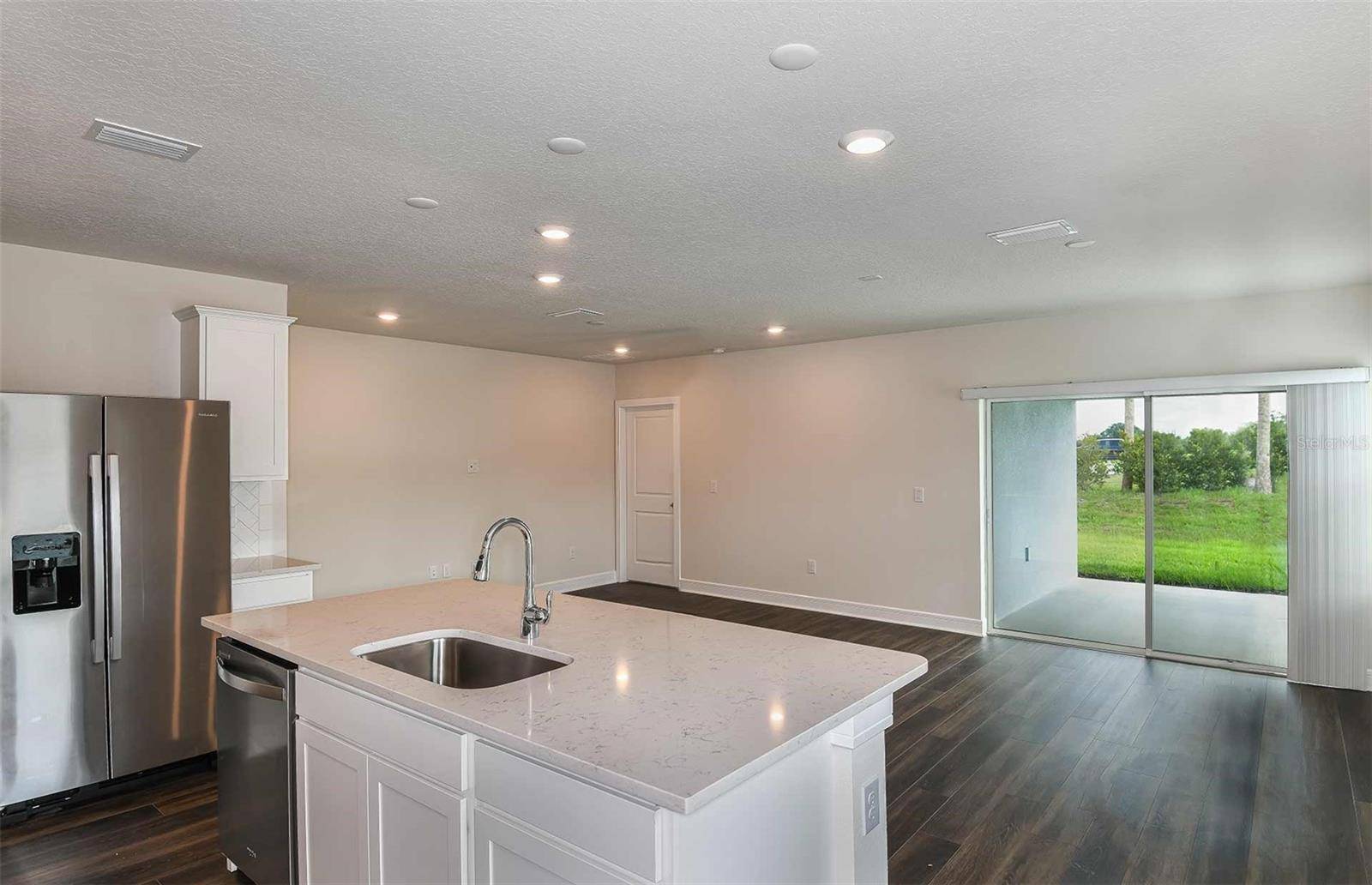 Parrish, FL 34219,10516 HIDDEN BANKS GLN