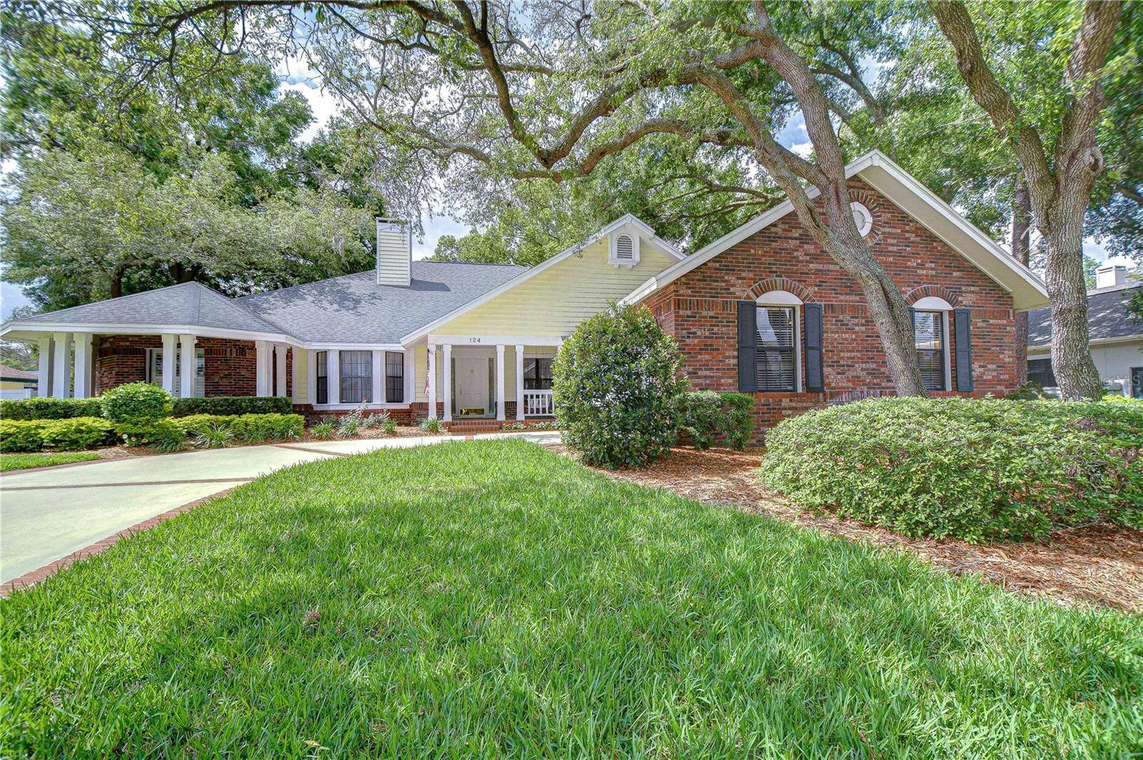 Brandon, FL 33511,124 BARRINGTON DR