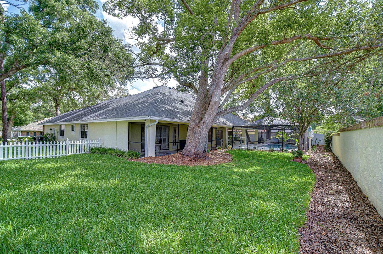 Brandon, FL 33511,124 BARRINGTON DR