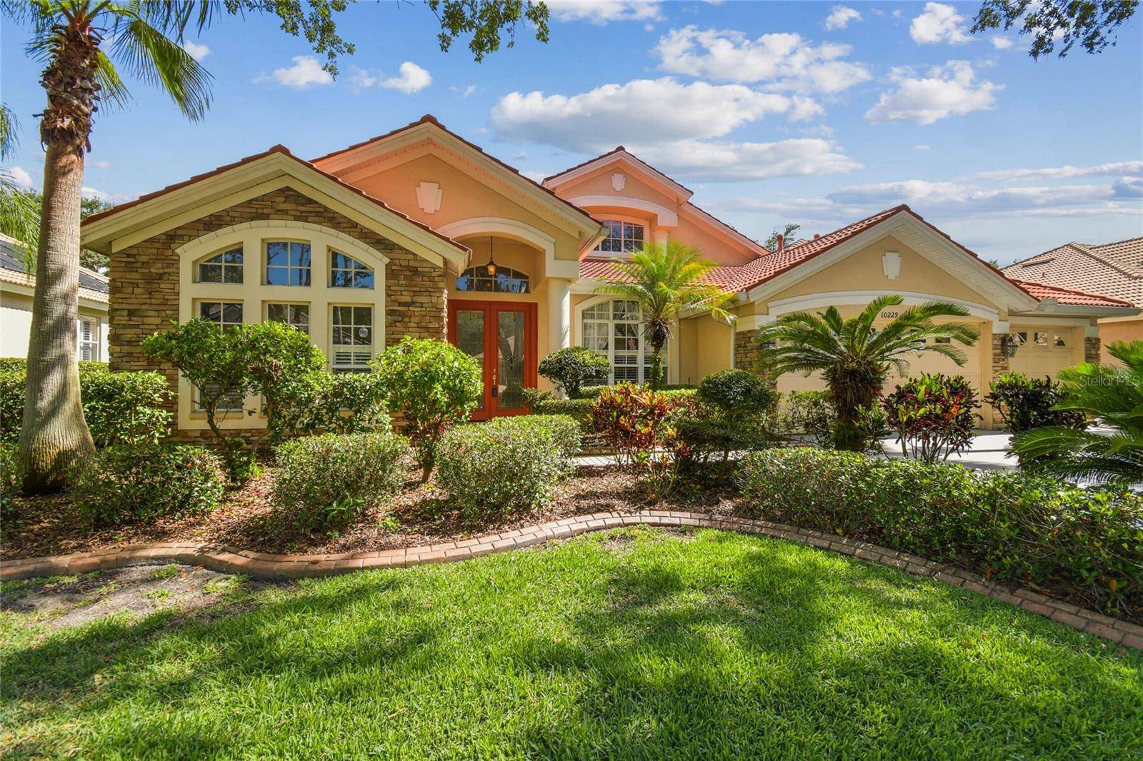 Tampa, FL 33647,10229 WATERSIDE OAKS DR