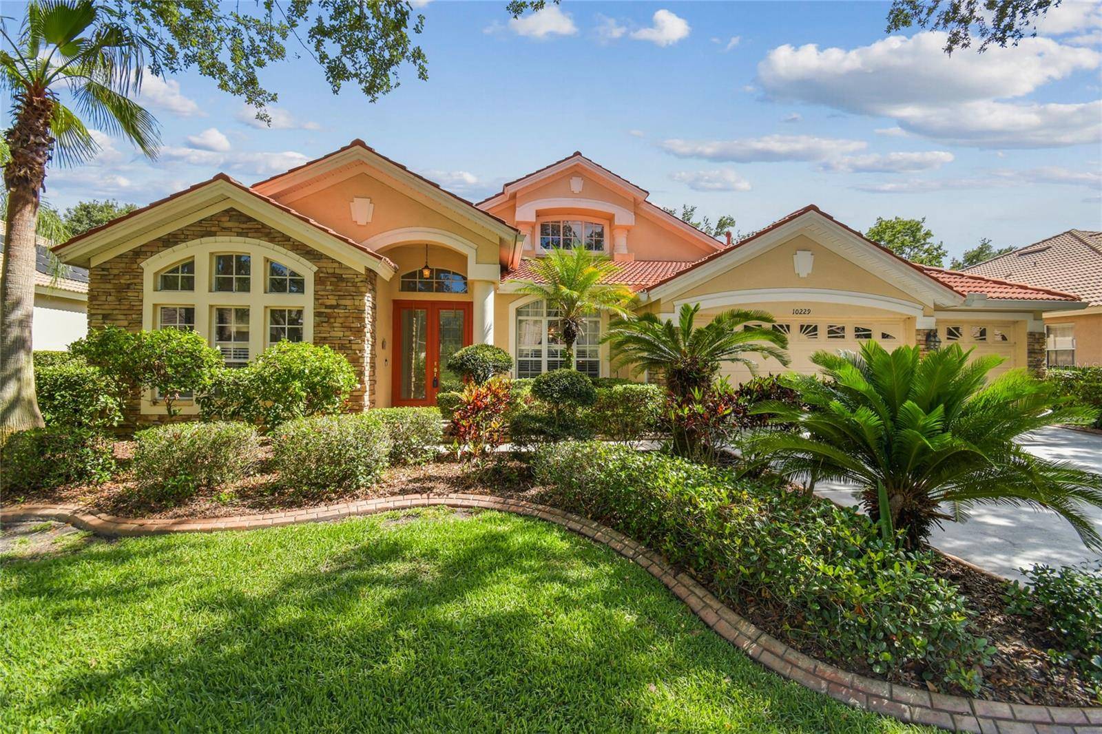 Tampa, FL 33647,10229 WATERSIDE OAKS DR