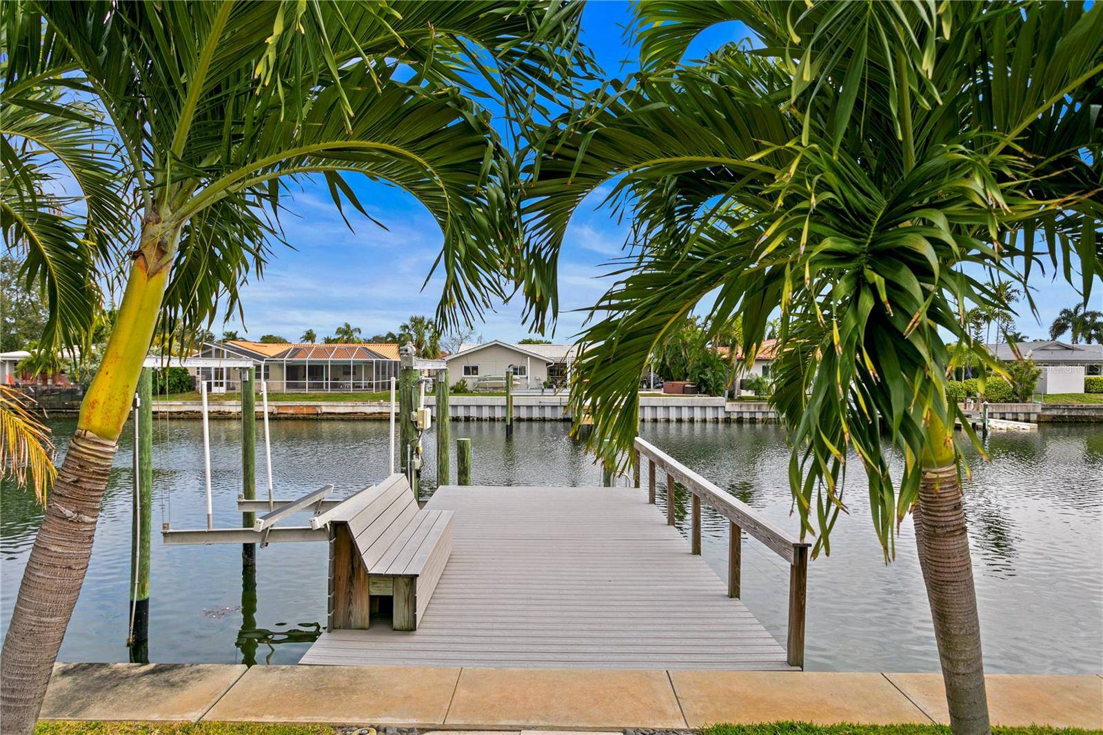 St Petersburg, FL 33703,1960 MONTANA AVE NE