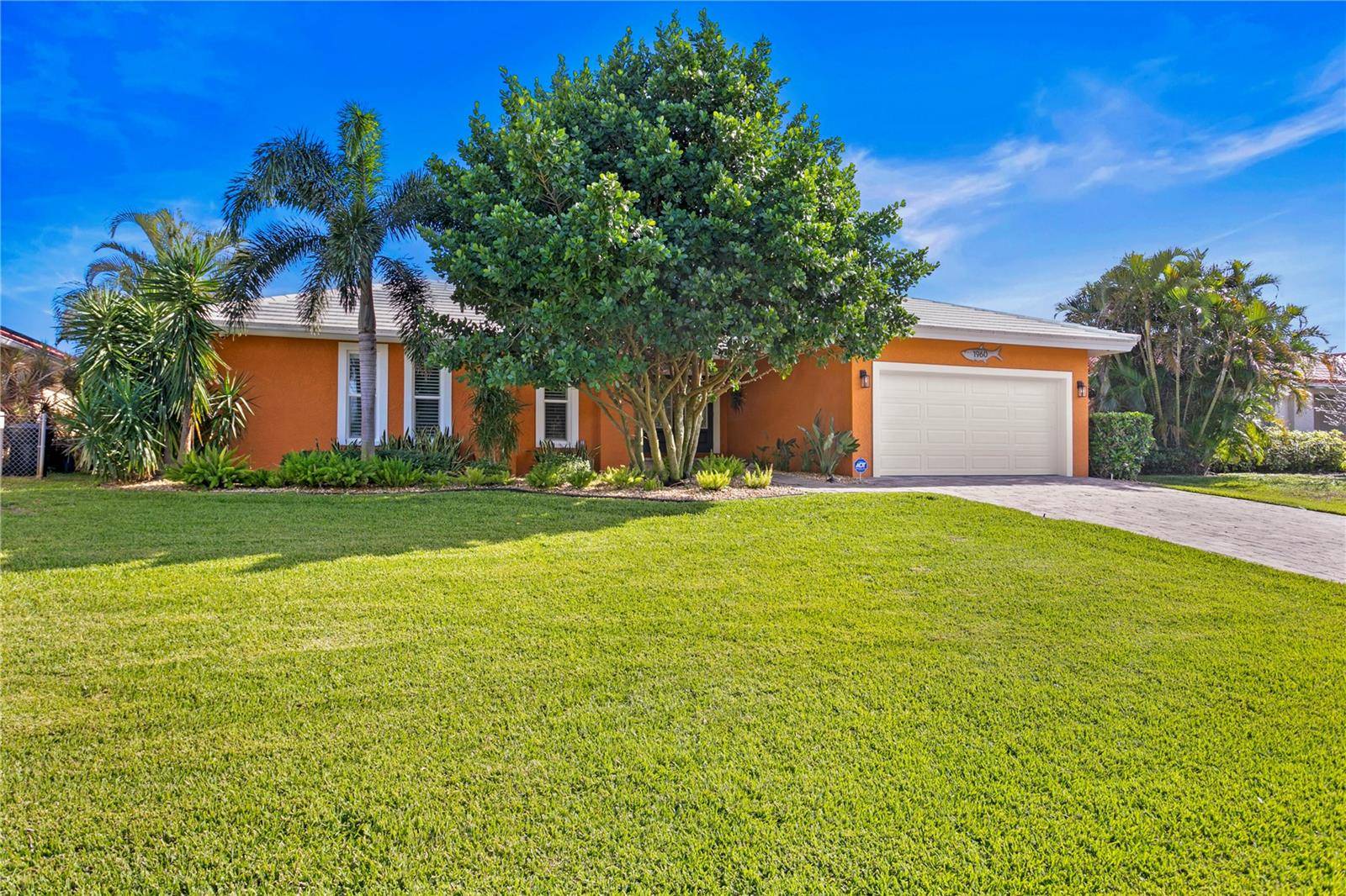 St Petersburg, FL 33703,1960 MONTANA AVE NE