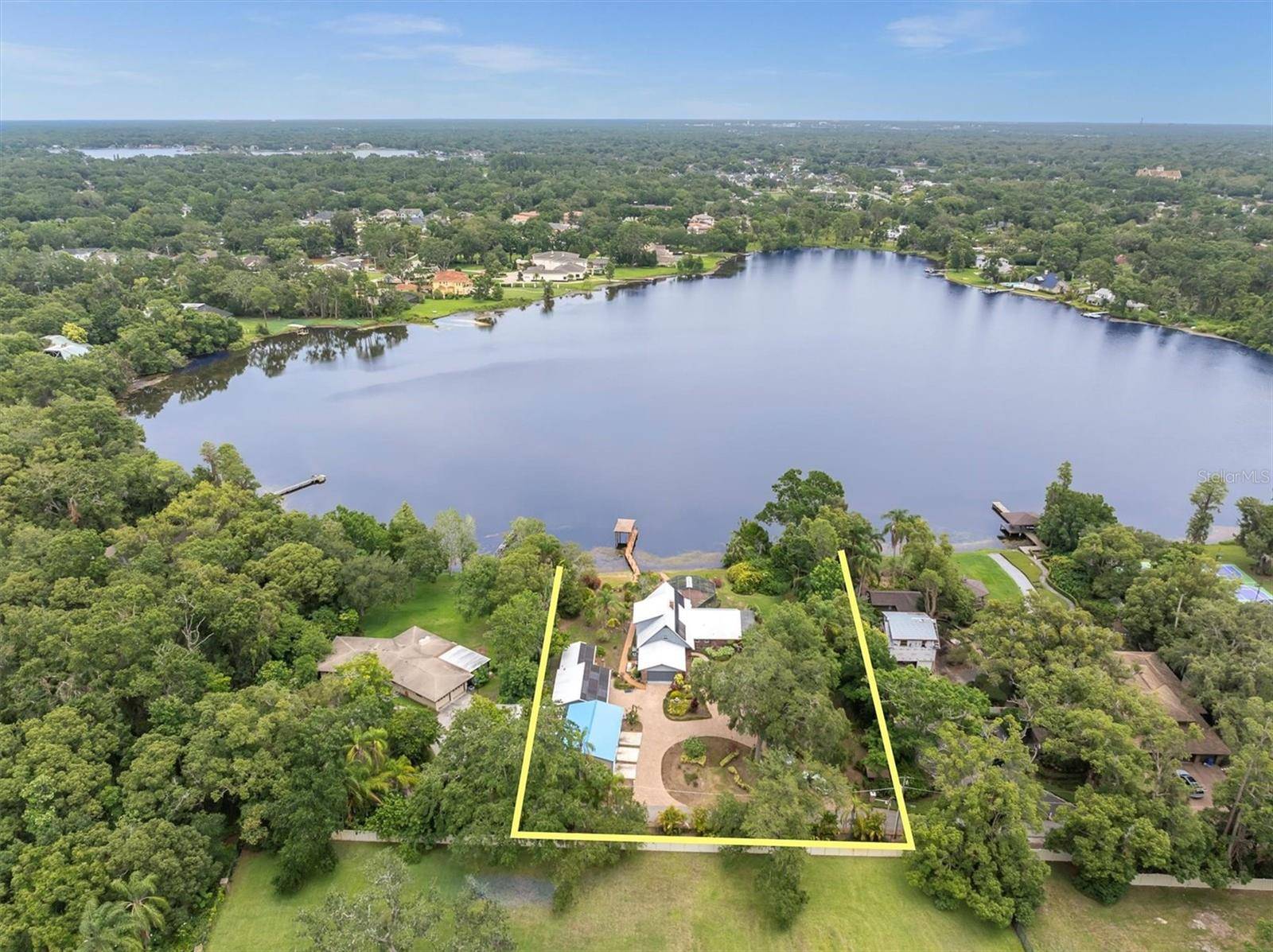 Tampa, FL 33618,13533 BAY LAKE LN