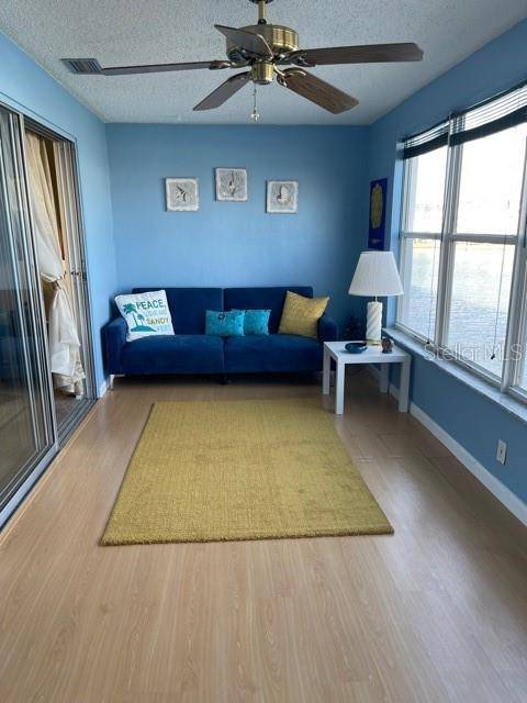 Gulfport, FL 33707,5925 SHORE BLVD S #311