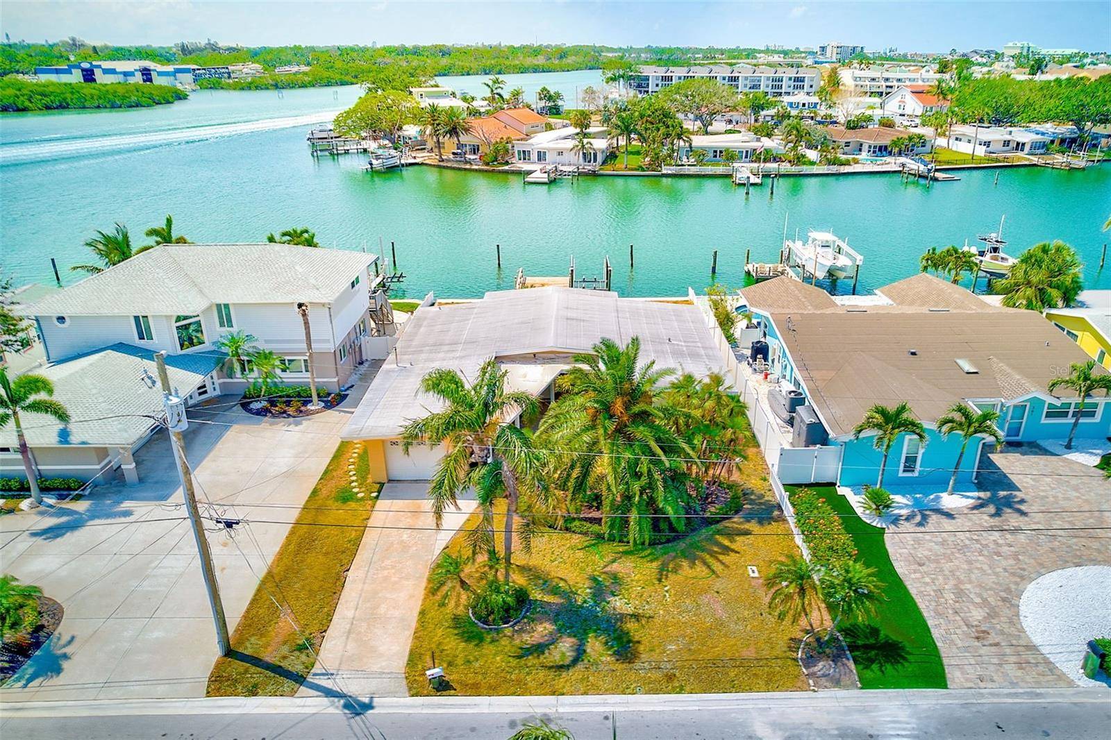 Indian Rocks Beach, FL 33785,365 LA HACIENDA DR