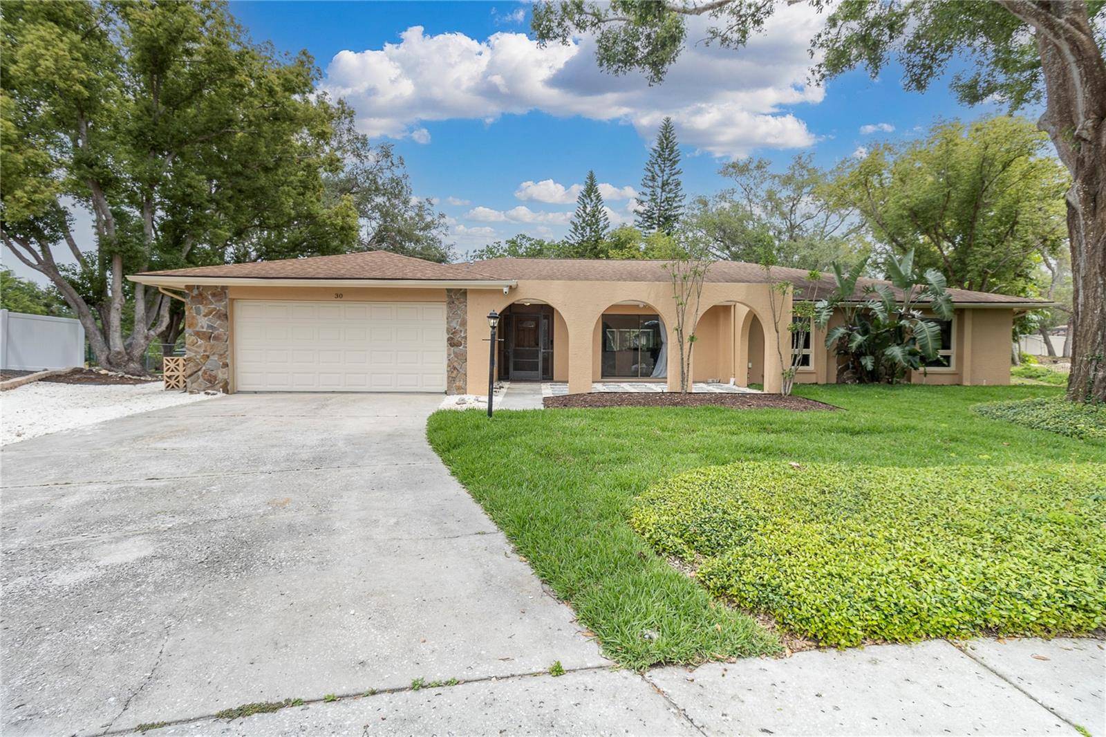 Palm Harbor, FL 34683,30 PINETREE CT