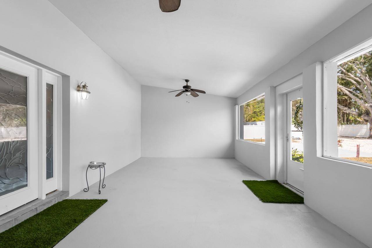 Ruskin, FL 33570,100 18TH ST NW