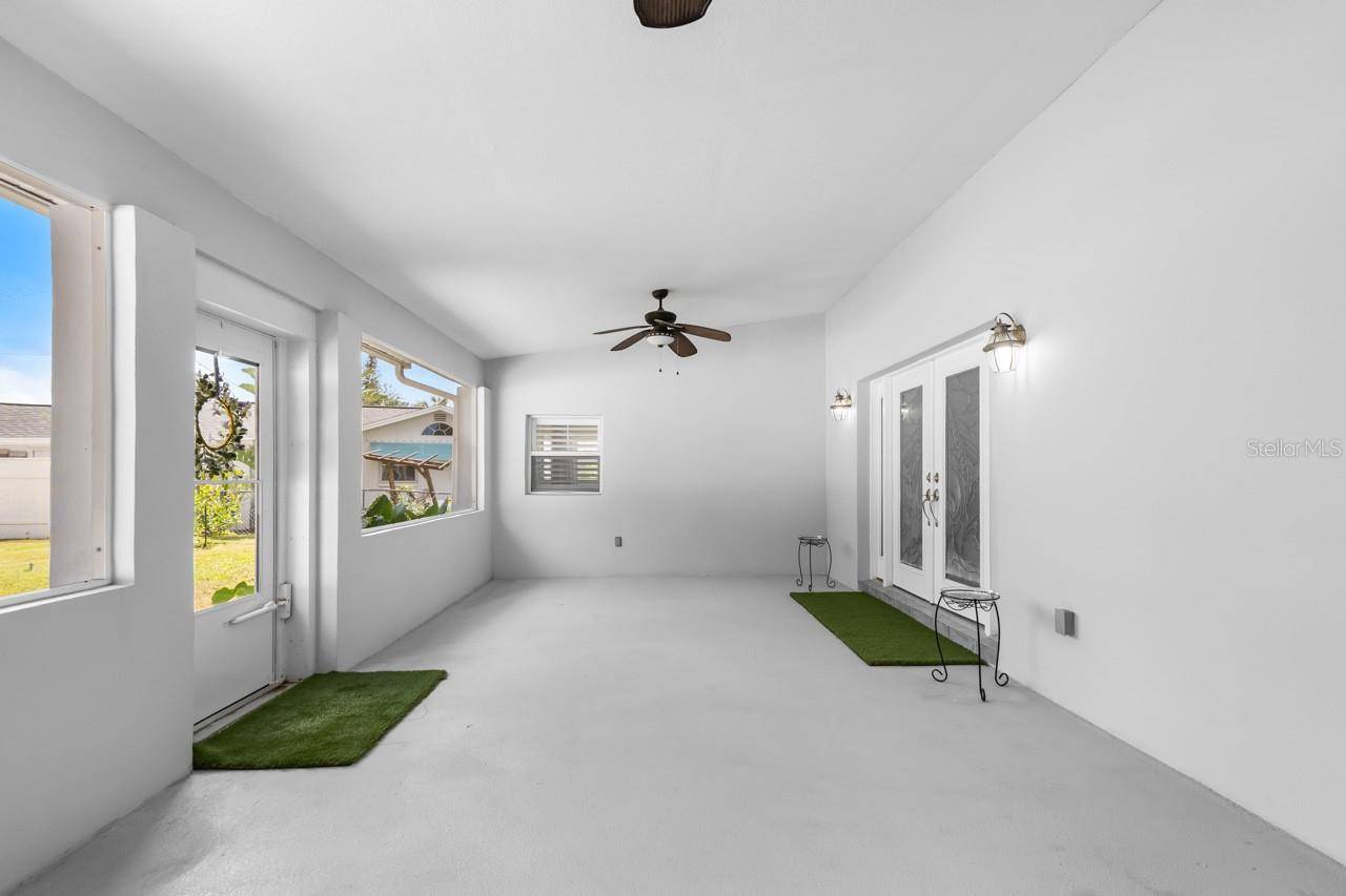 Ruskin, FL 33570,100 18TH ST NW