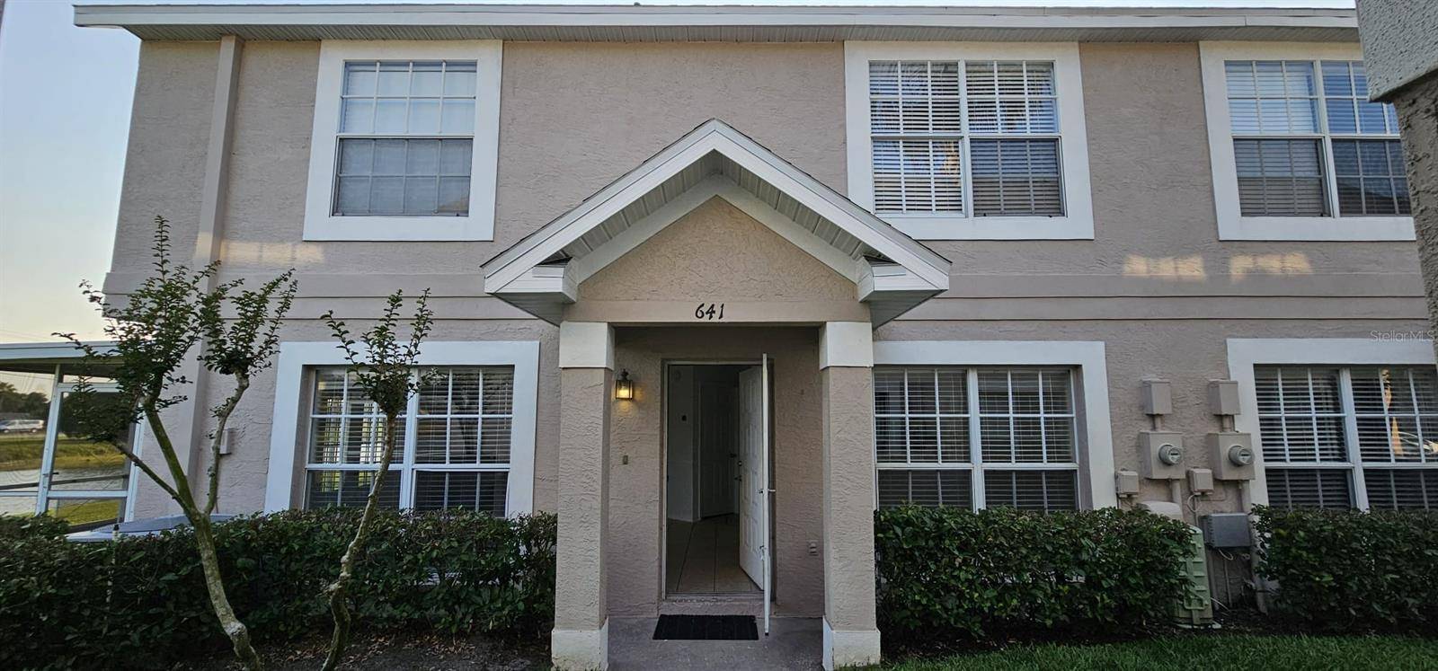 Brandon, FL 33511,641 KENSINGTON LAKE CIR