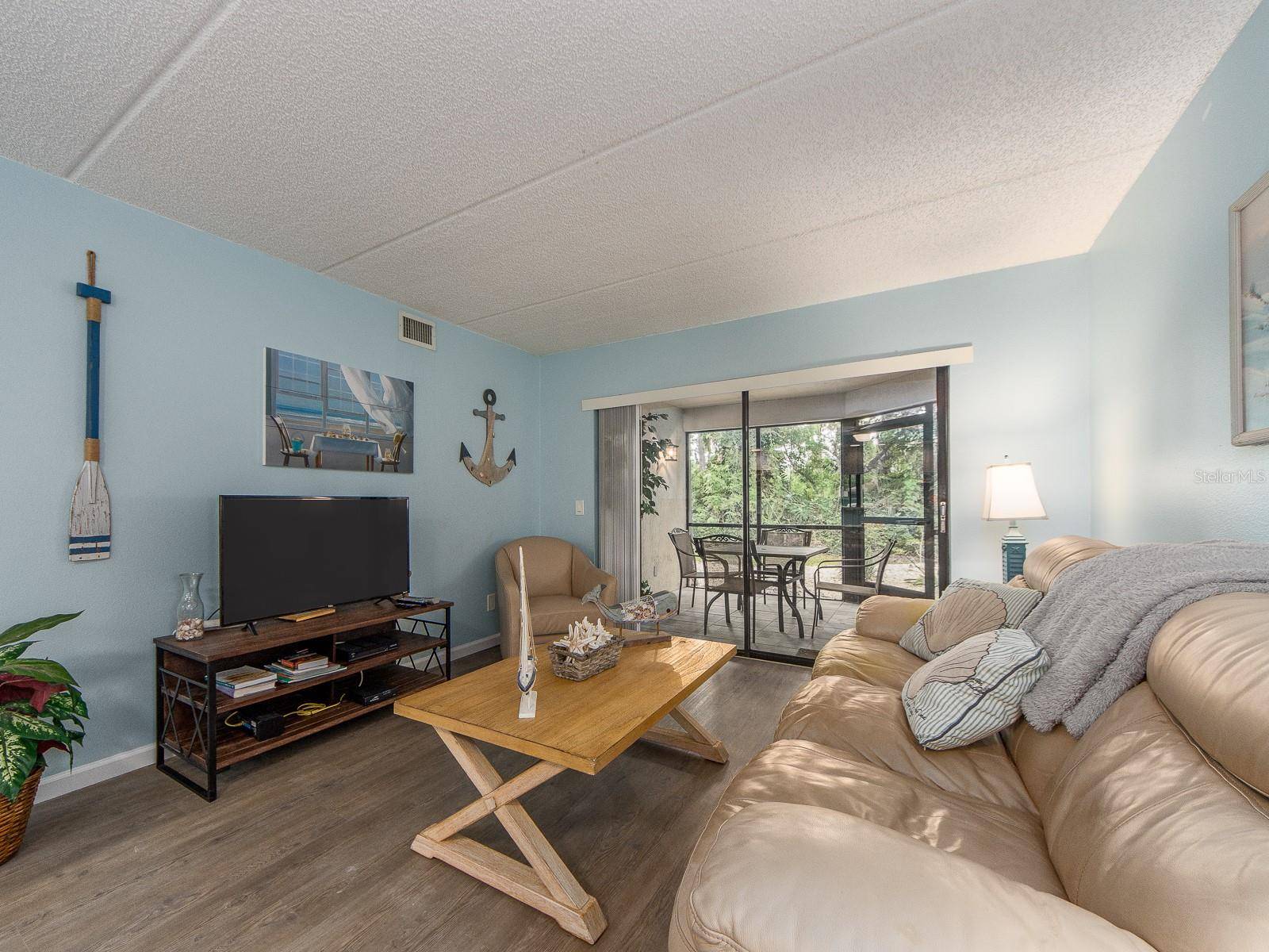 Oldsmar, FL 34677,105 WOODLAKE WYNDE