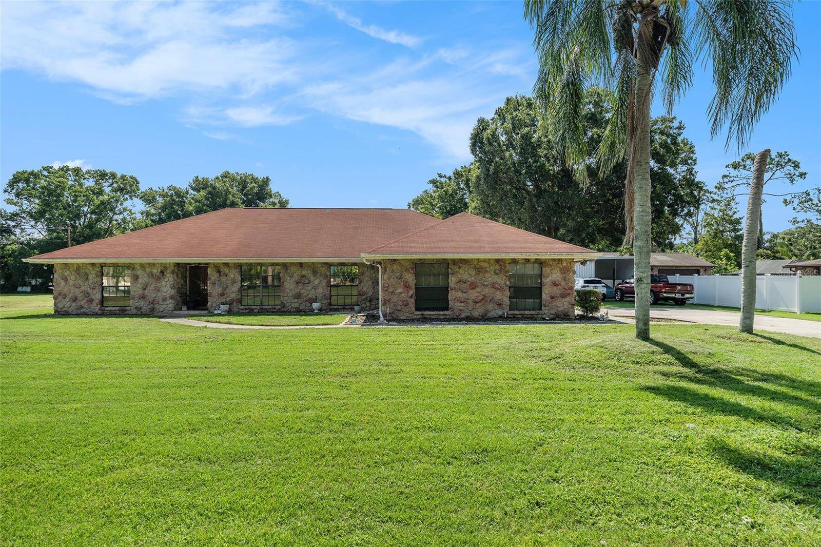 Tampa, FL 33615,7907 PAT BLVD