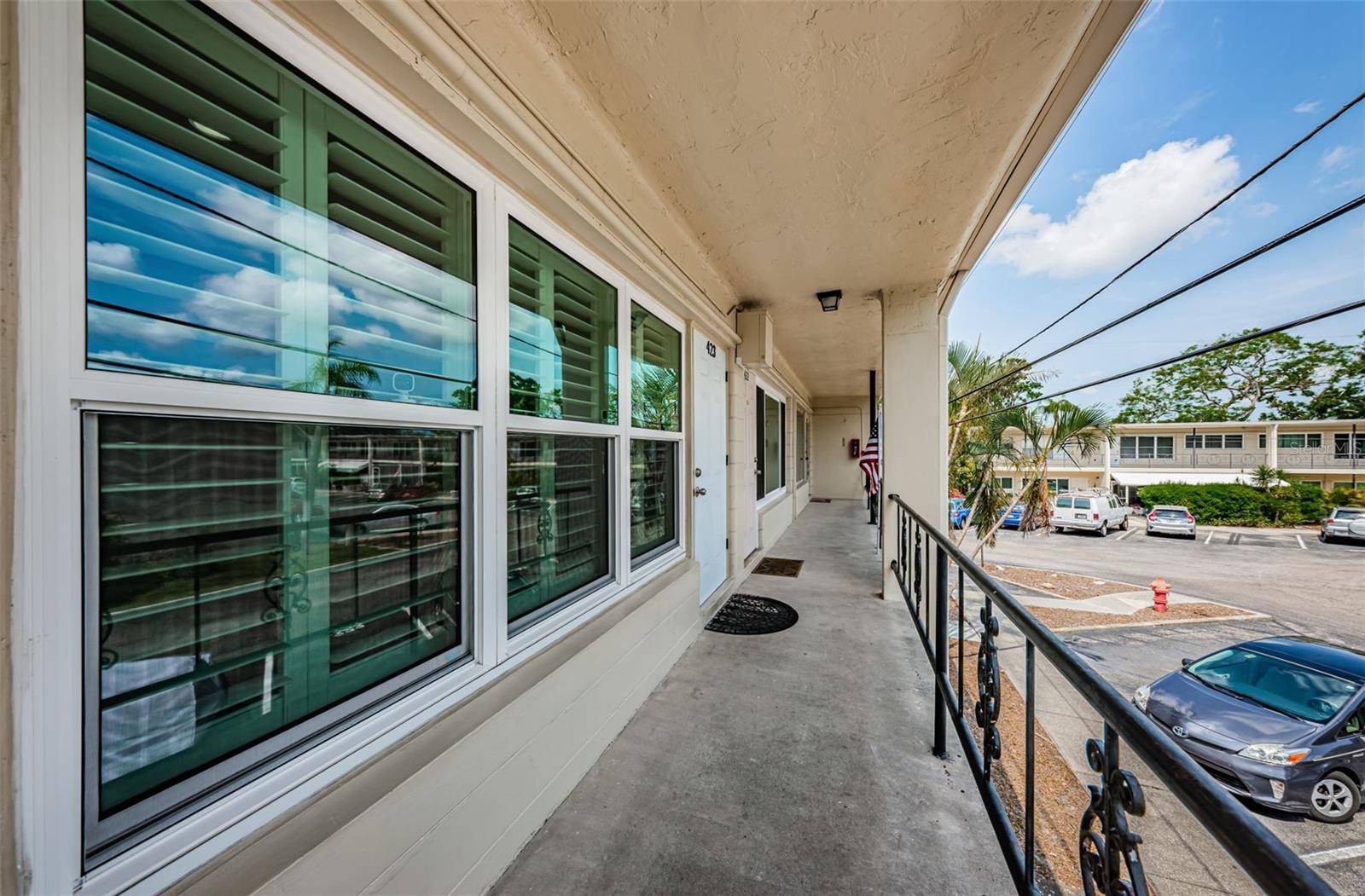 Kenneth City, FL 33709,5694 40TH TER N #423