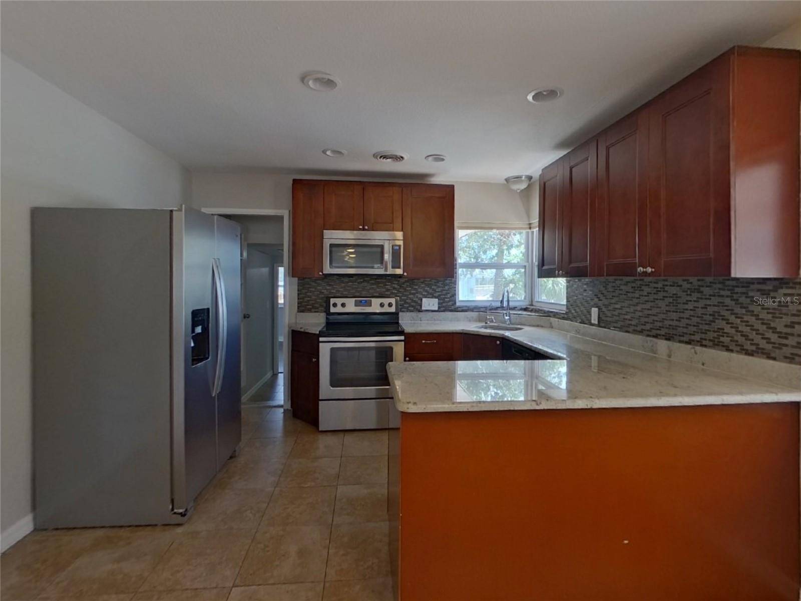 St Petersburg, FL 33708,10719 CHEROKEE DR