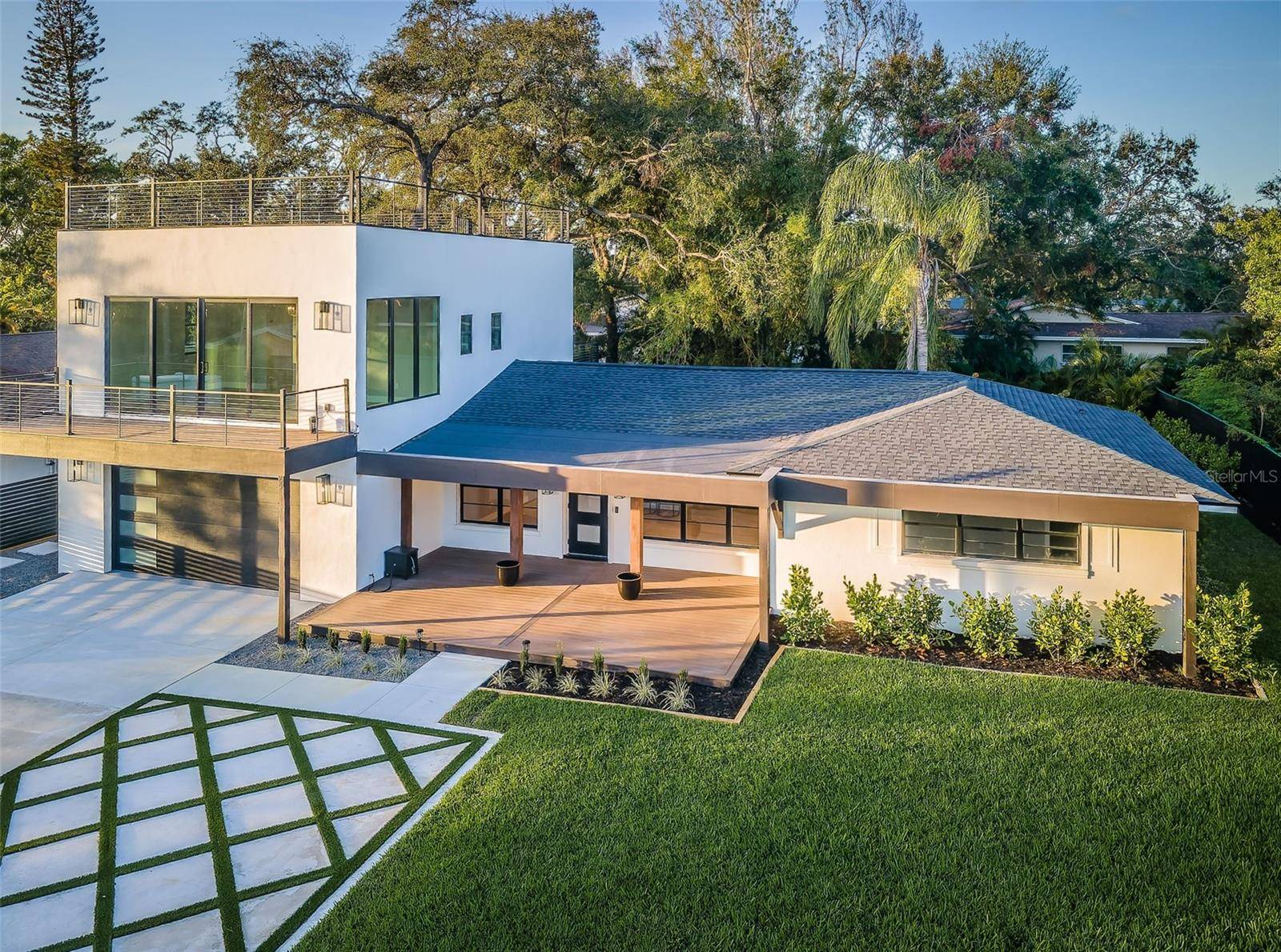 Belleair Bluffs, FL 33770,3165 RENATTA DR