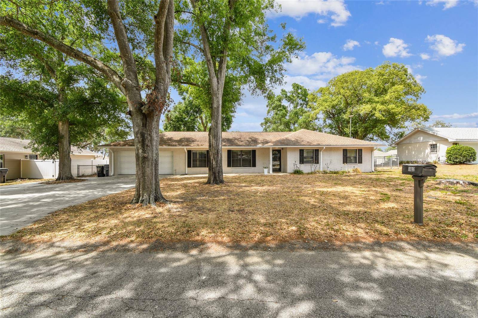 Lakeland, FL 33813,1102 SHADOWBROOK DR N