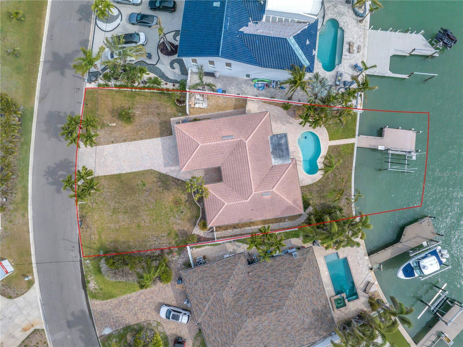 Treasure Island, FL 33706,10128 YACHT CLUB DR