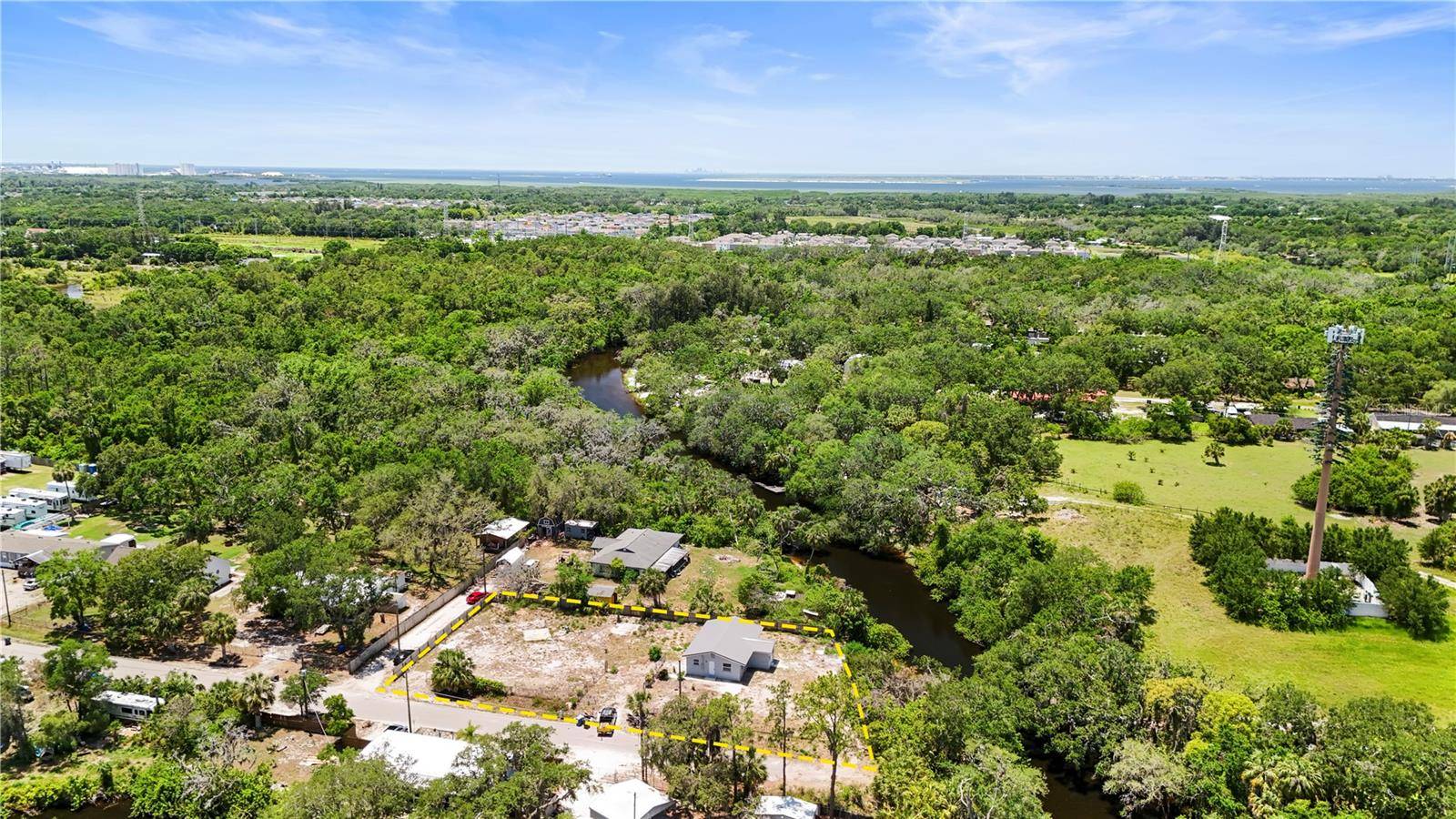 Gibsonton, FL 33534,11009 SPIVEY RD #1