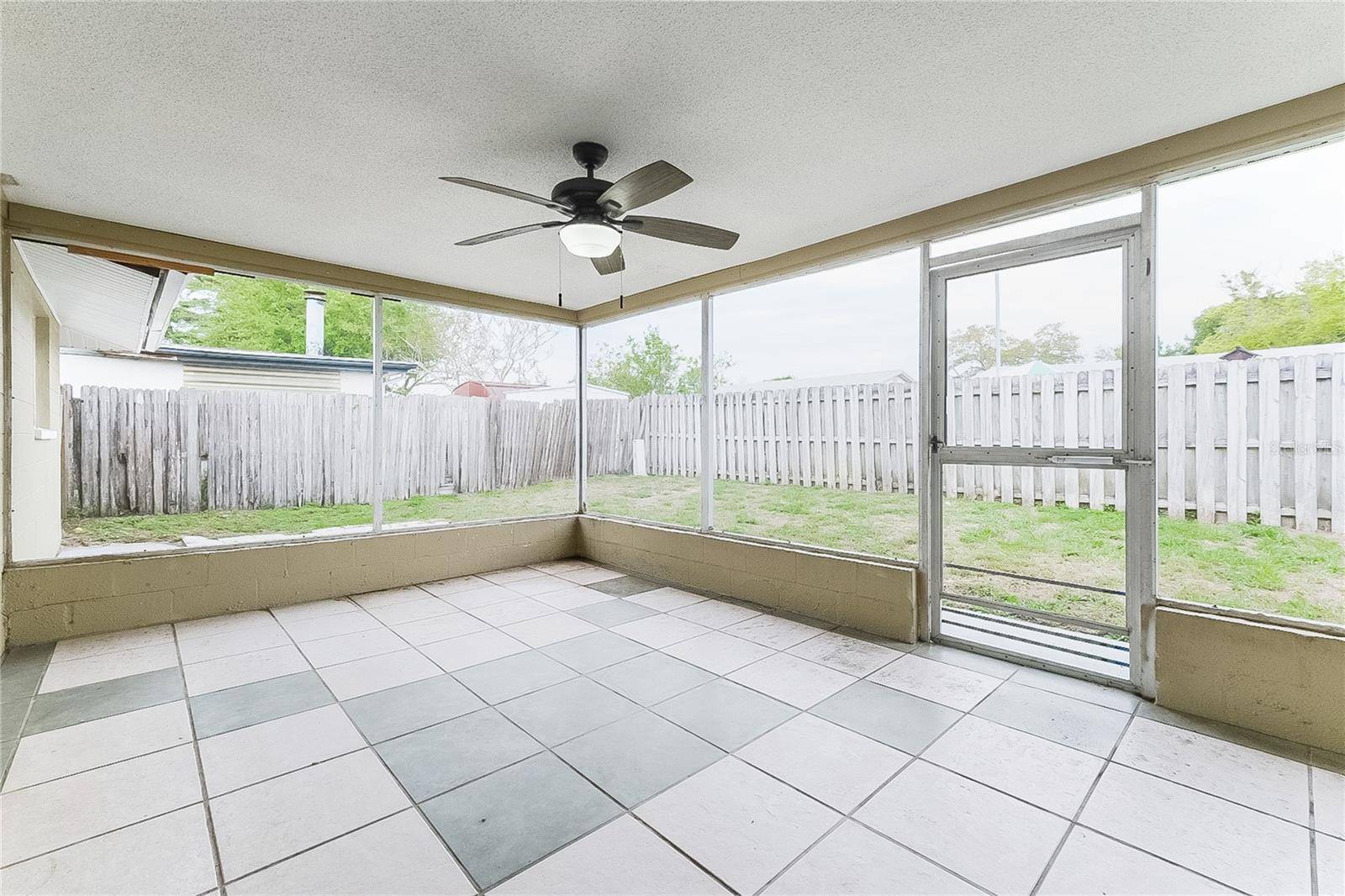 Port Richey, FL 34668,7405 OAKSHIRE DR