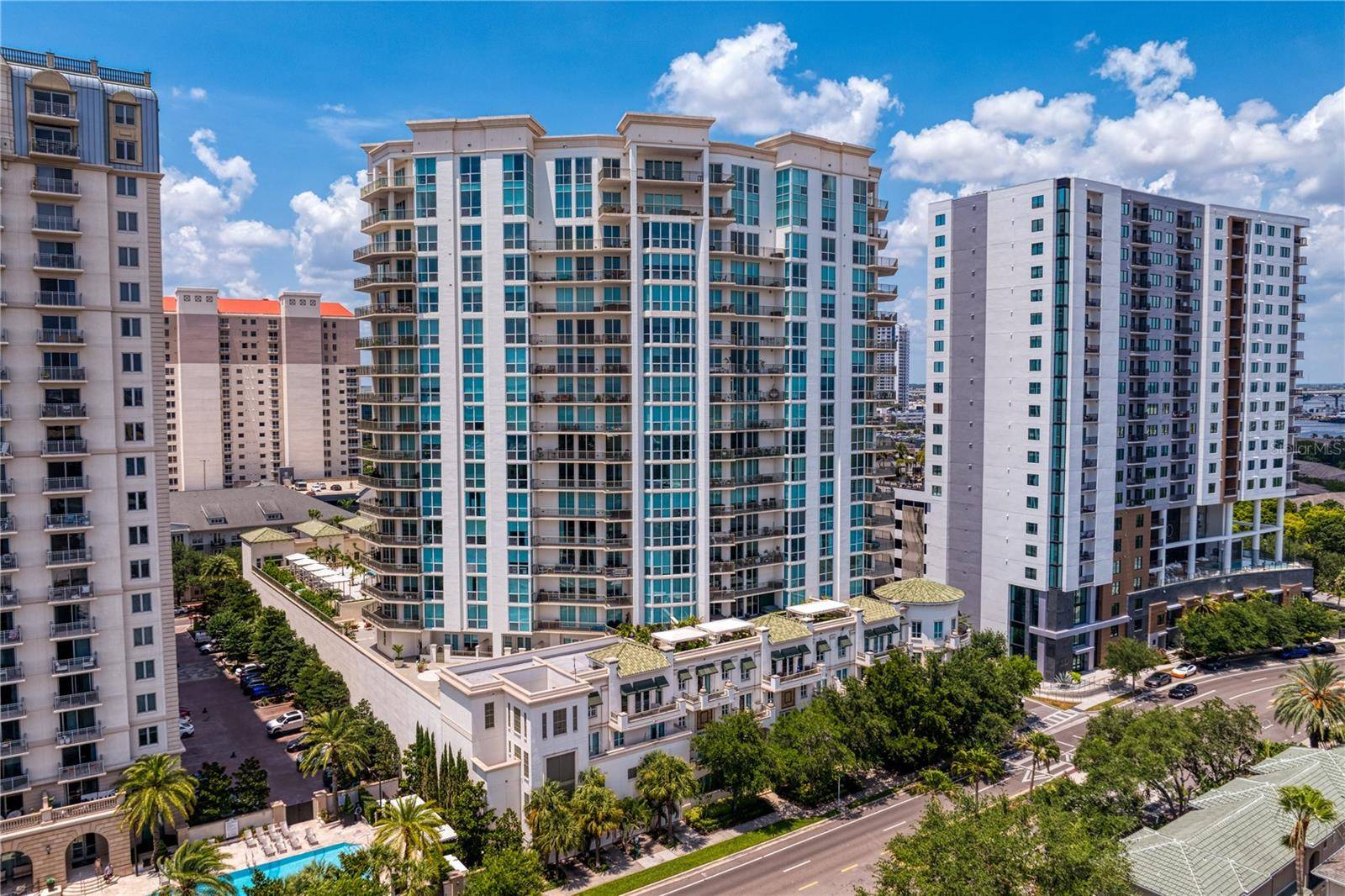 Tampa, FL 33602,450 KNIGHTS RUN AVE #1704