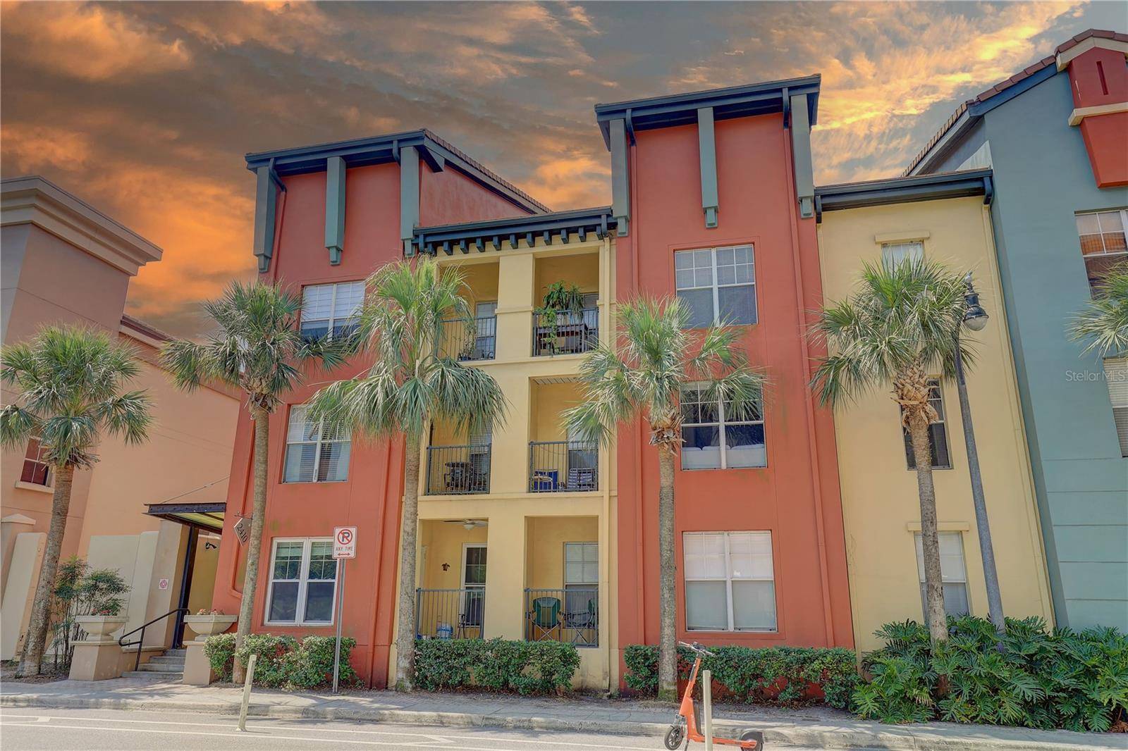 Tampa, FL 33609,2402 AZEELE ST W #412