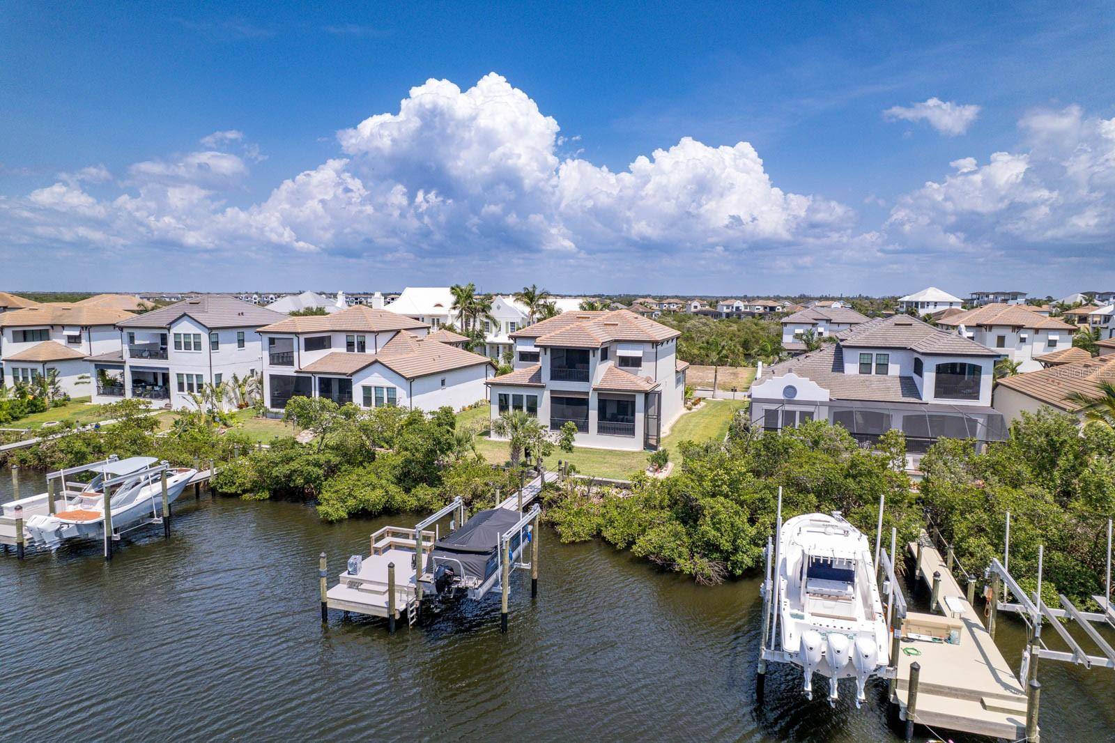 Ruskin, FL 33570,3122 CHRISTOPHERS WATCH LN